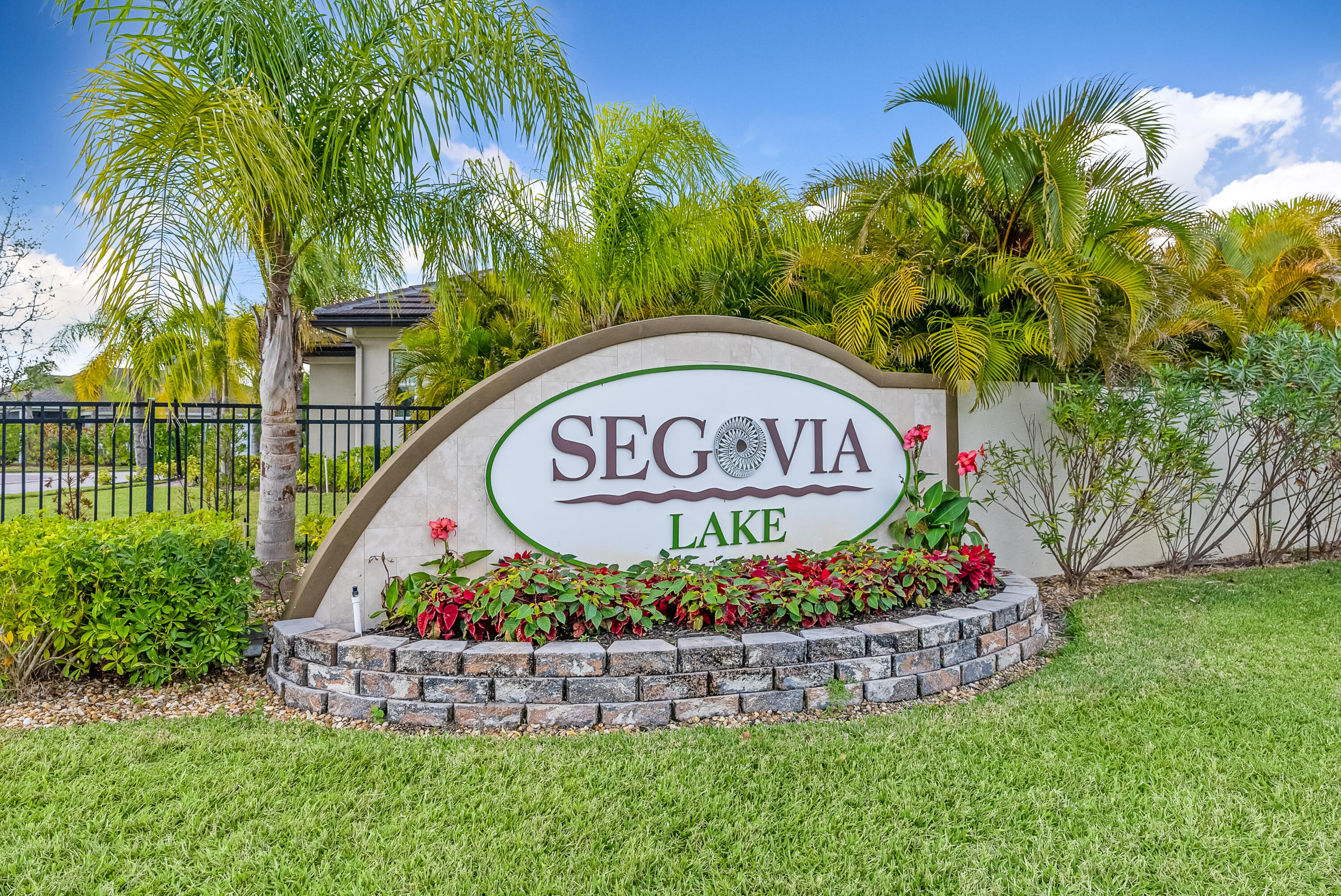 SEGOVIA LAKES PD REPLAT - Residential
