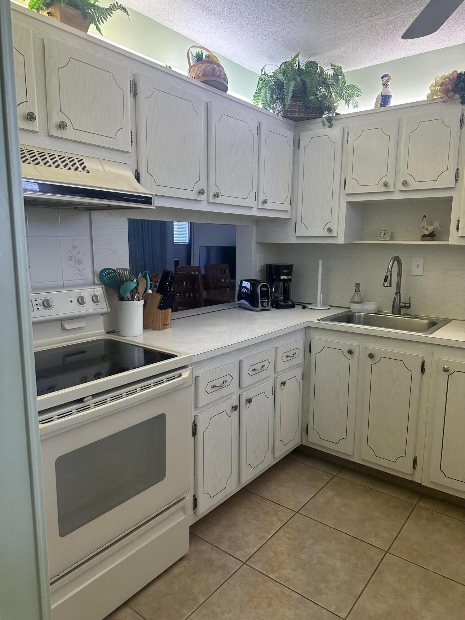 LAKE CLARKE GARDENS CONDO 22 - Residential