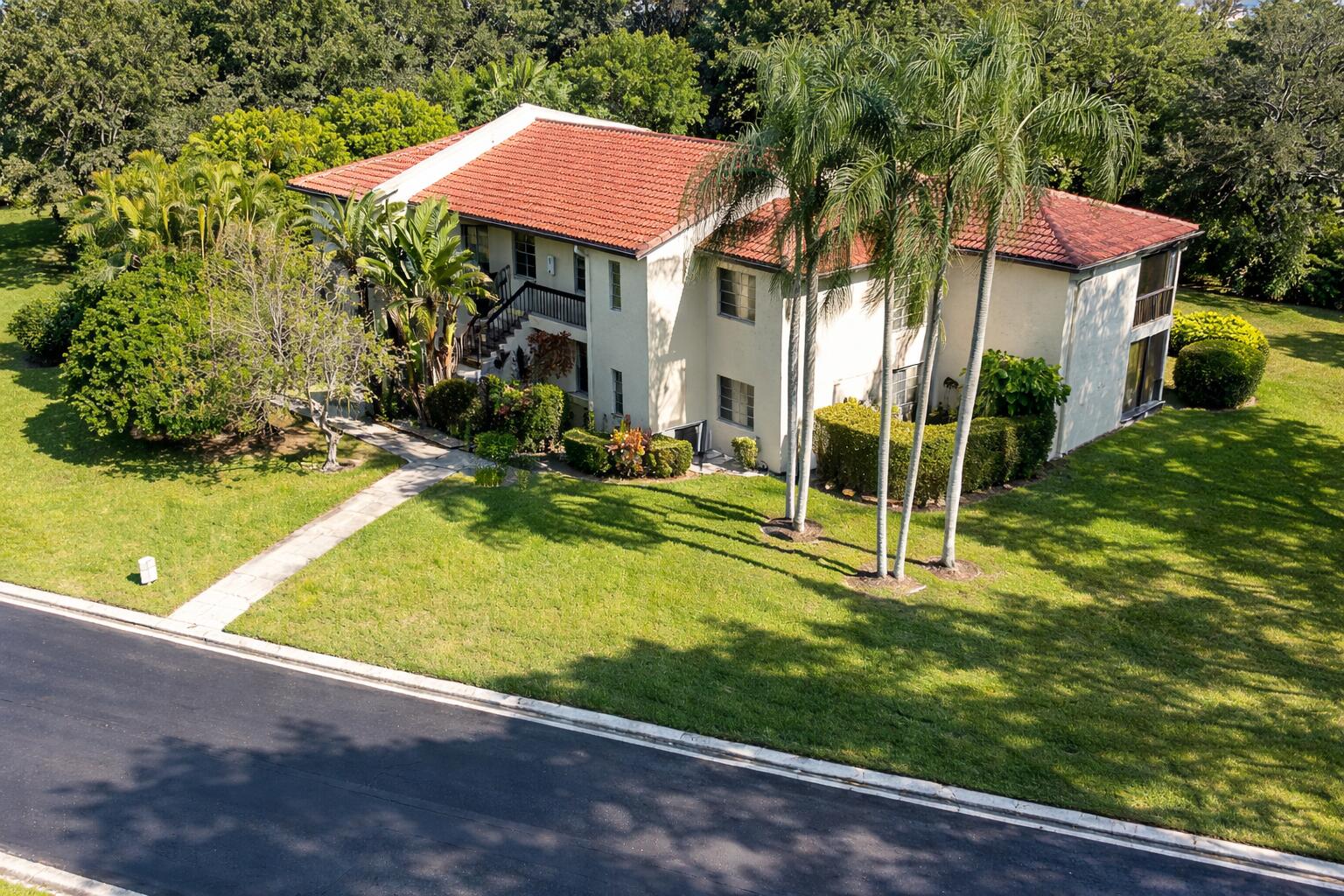 FAIRWAYS of BOCA LAGO CONDO - Residential