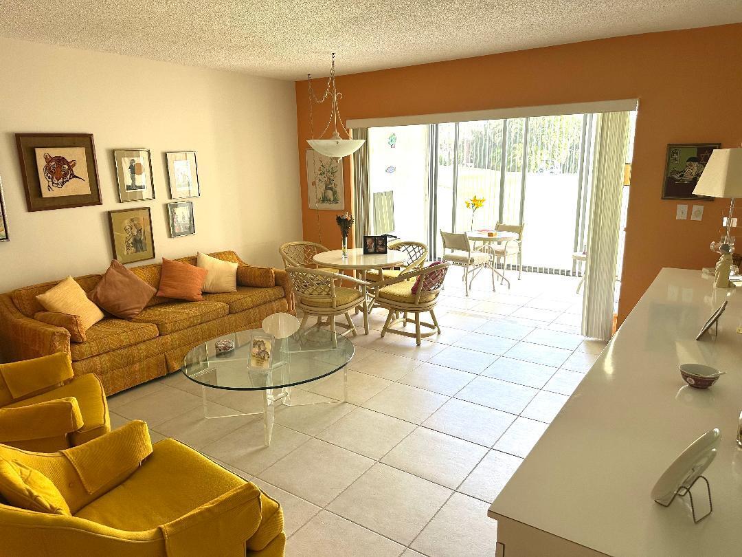 FAIRWAYS of BOCA LAGO CONDO - Residential