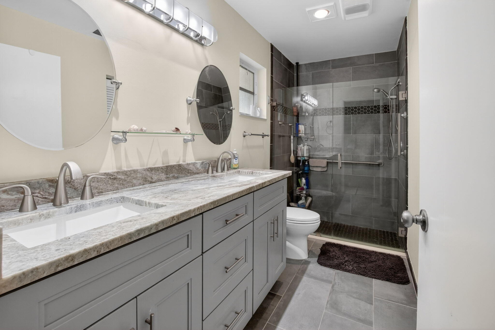 HUNTINGTON POINTE - Residential