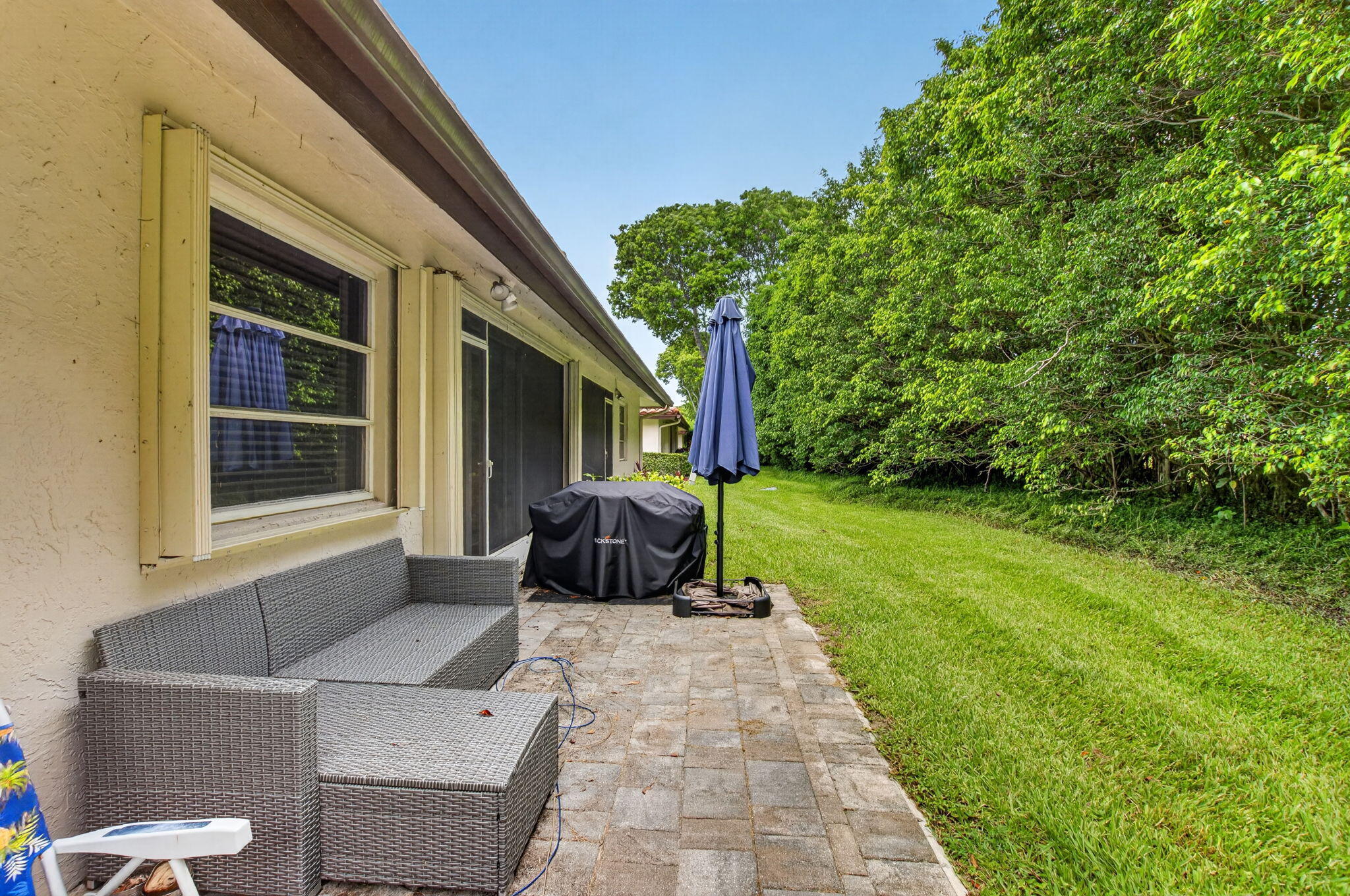 HUNTINGTON POINTE - Residential