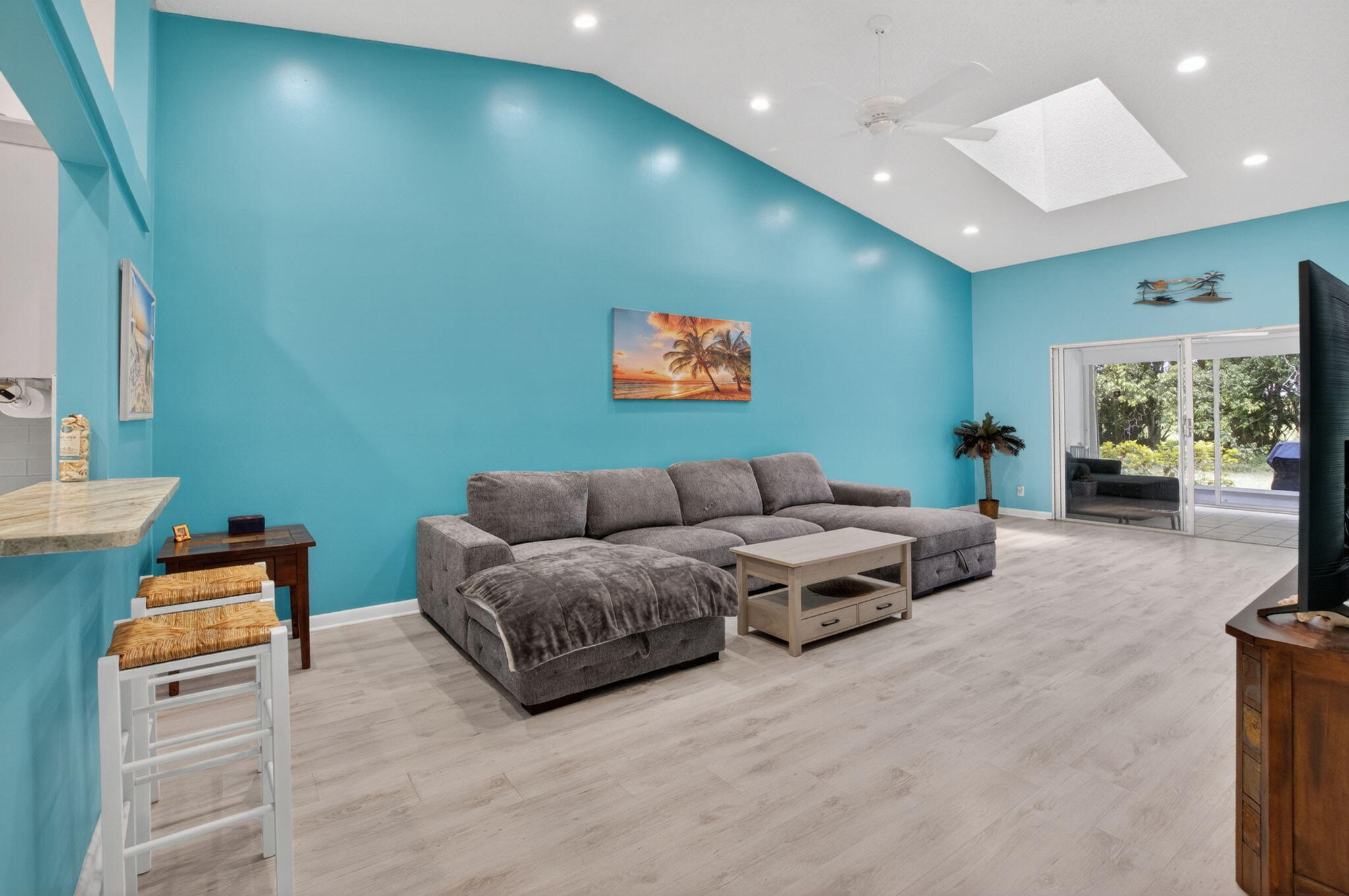 HUNTINGTON POINTE - Residential