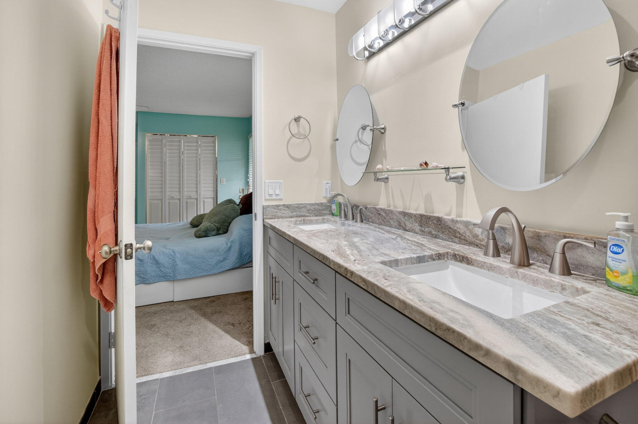 HUNTINGTON POINTE - Residential