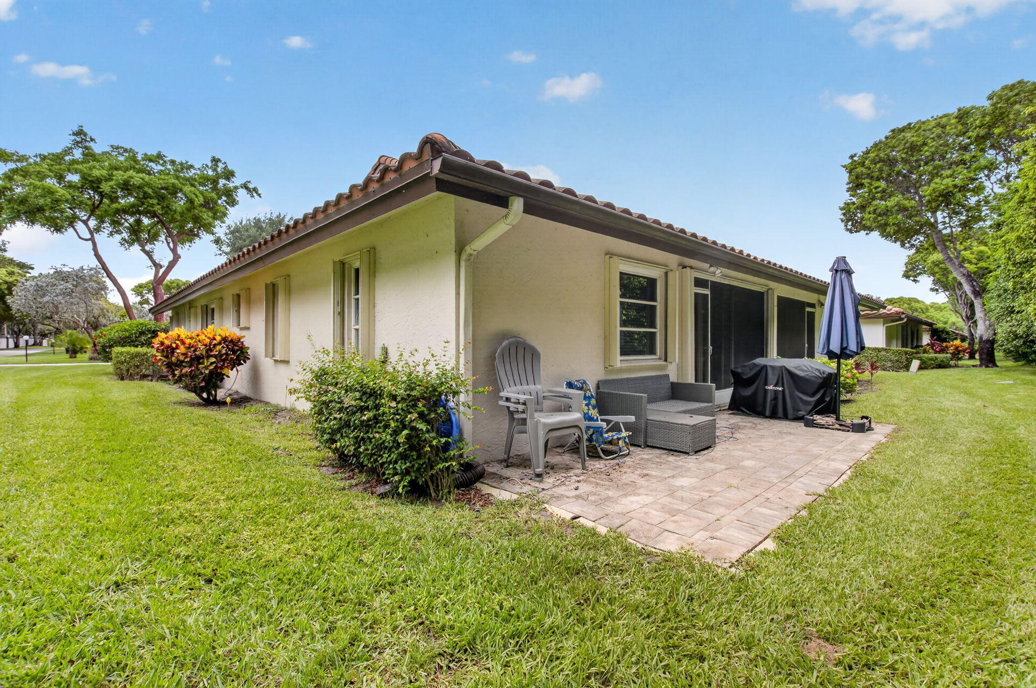 HUNTINGTON POINTE - Residential