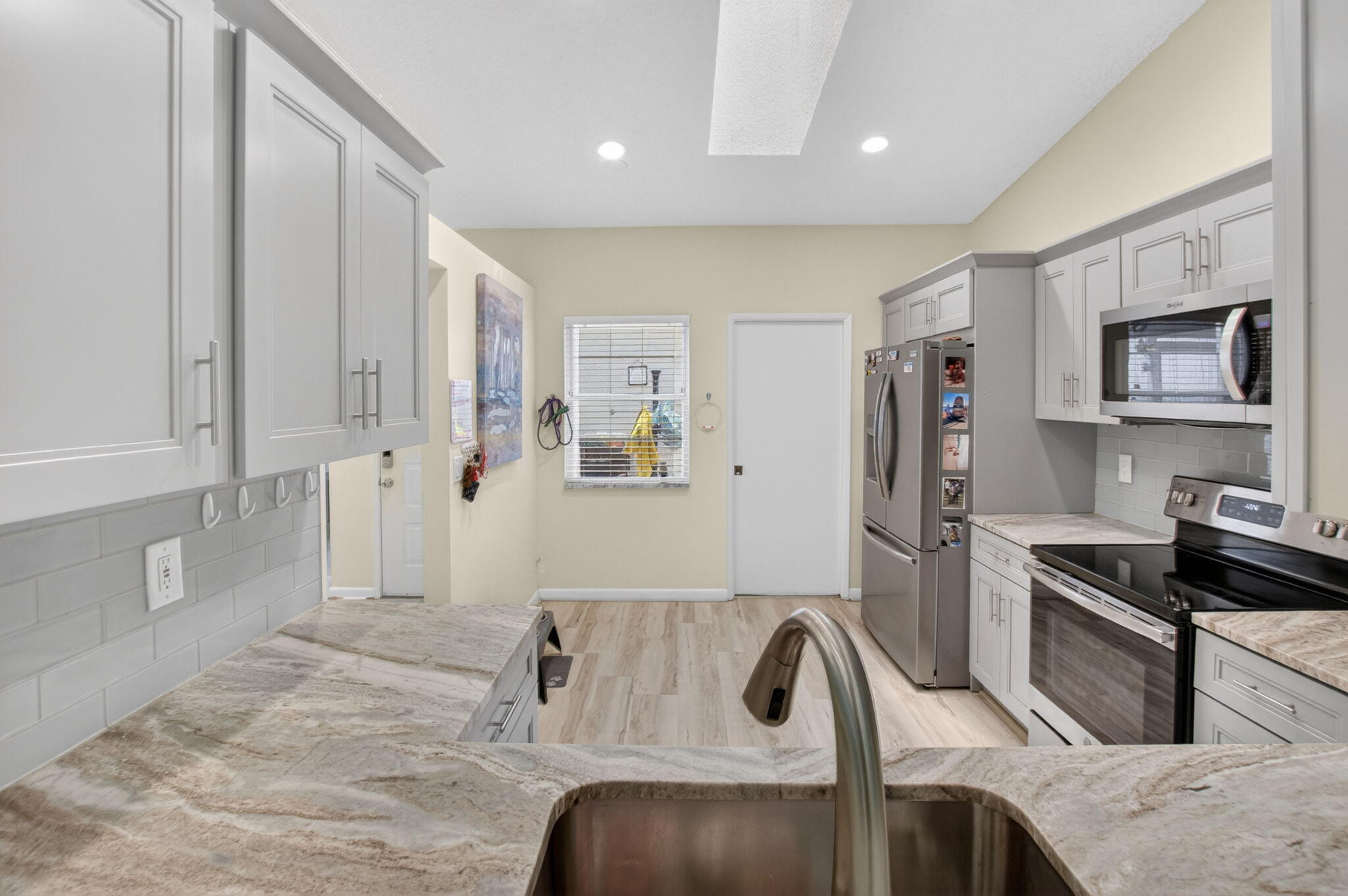 HUNTINGTON POINTE - Residential