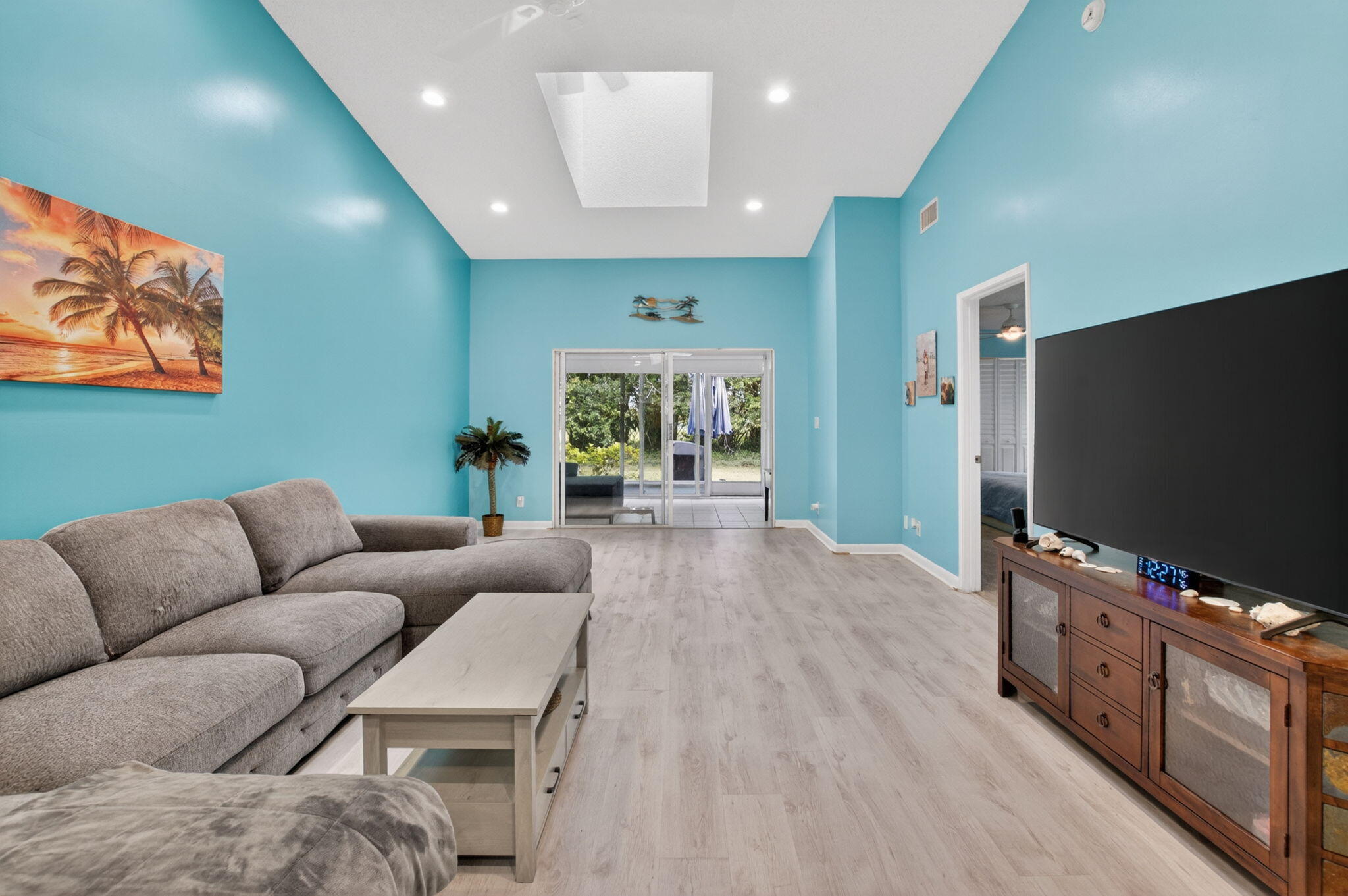 HUNTINGTON POINTE - Residential
