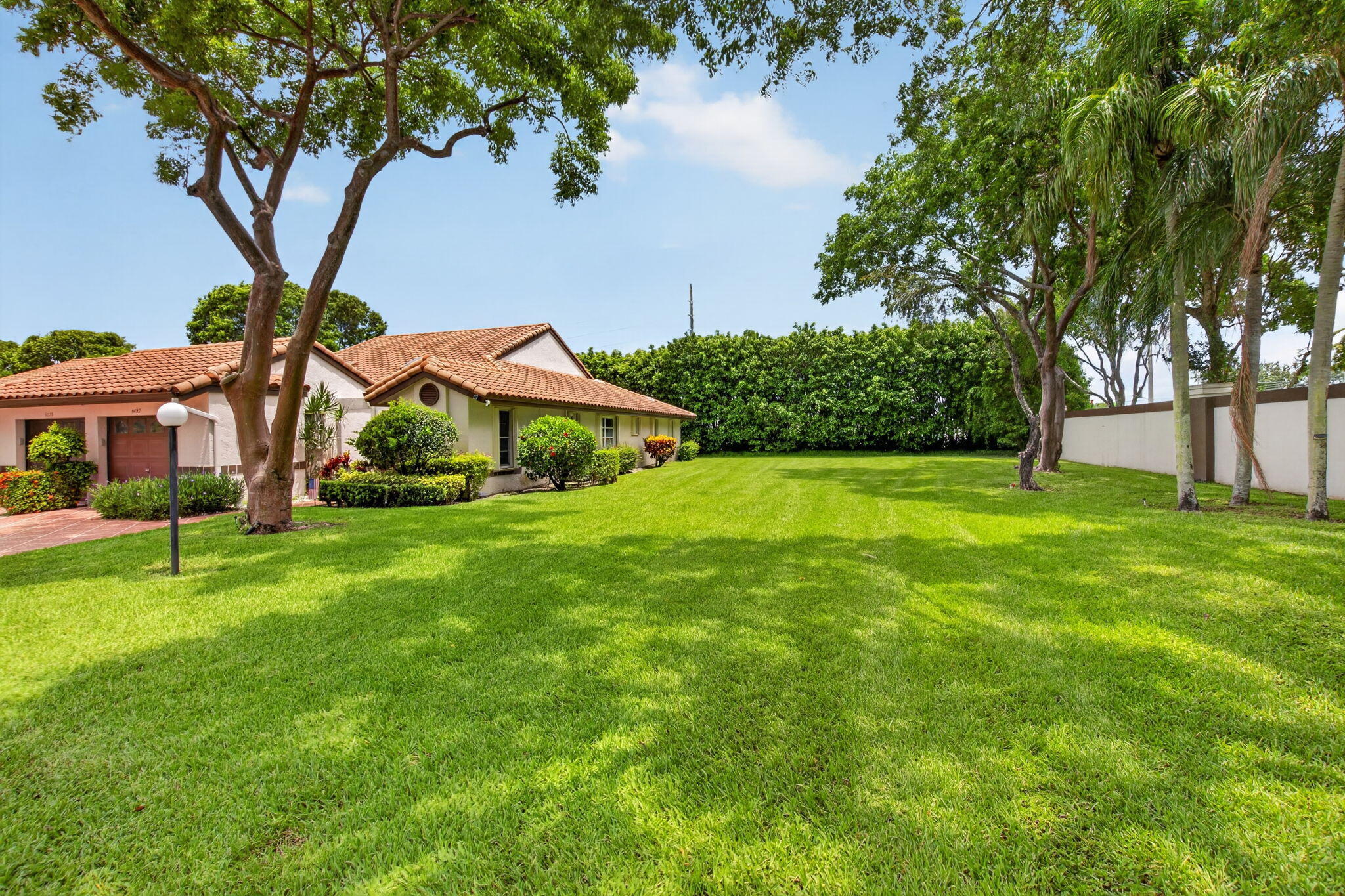 HUNTINGTON POINTE - Residential