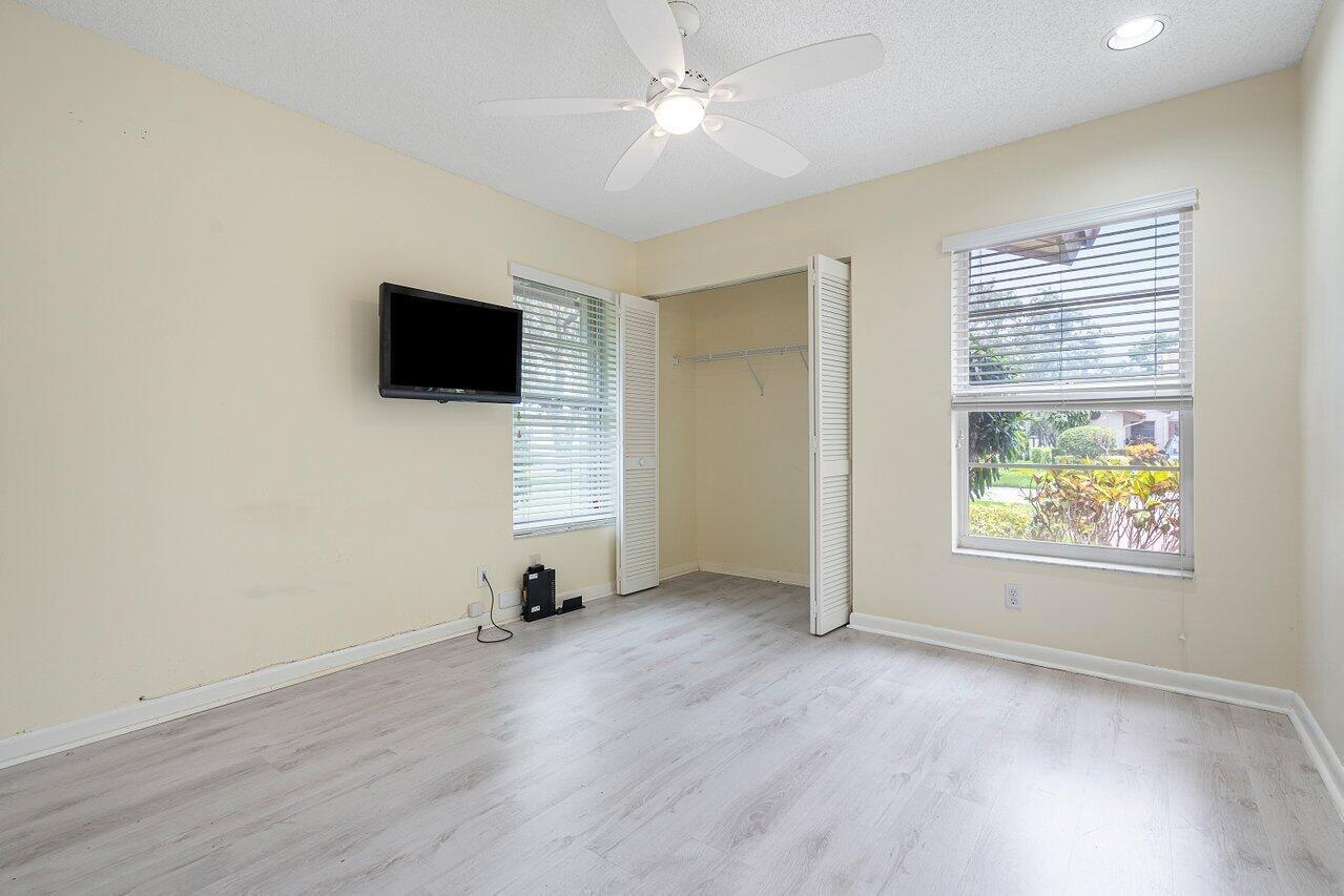 HUNTINGTON POINTE - Residential