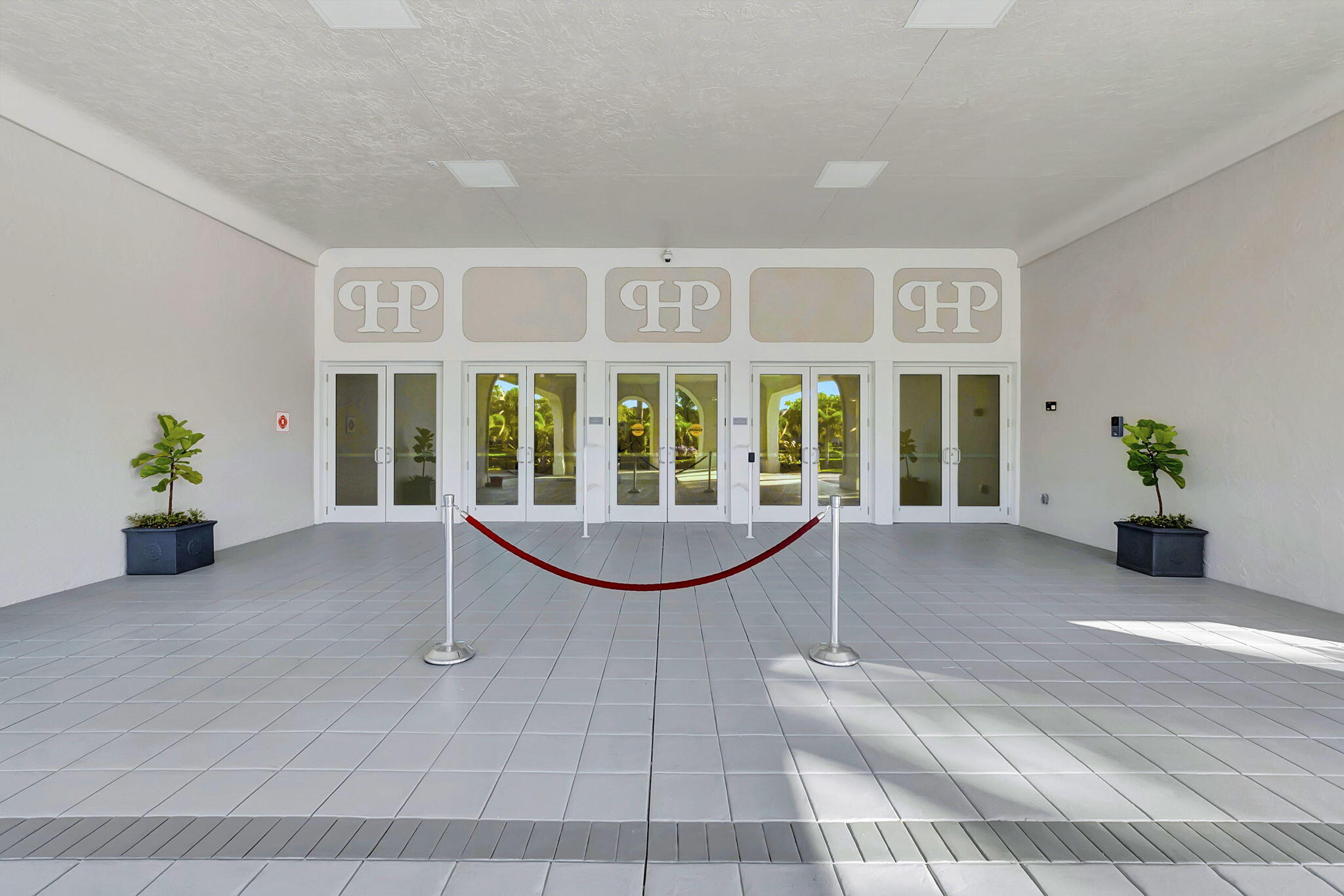 HUNTINGTON POINTE - Residential