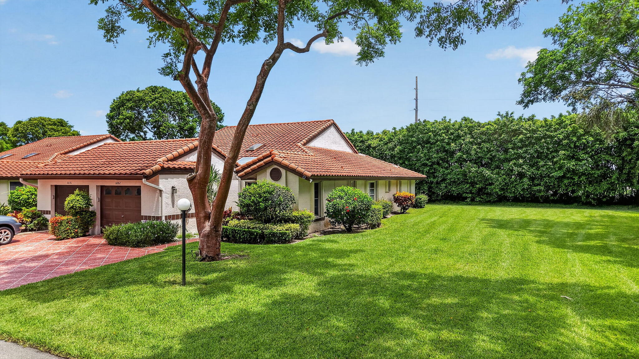 HUNTINGTON POINTE - Residential