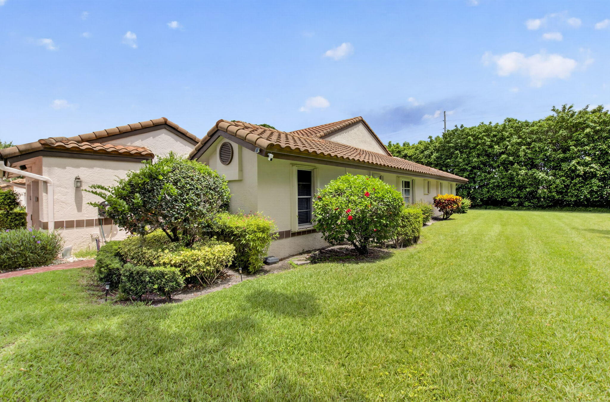 HUNTINGTON POINTE - Residential