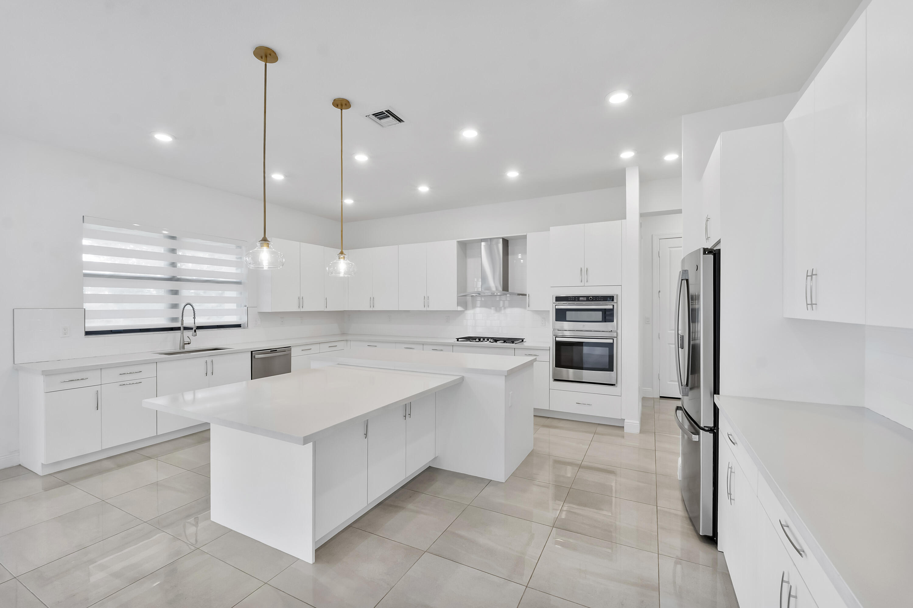 PARKLAND BAY - Residential