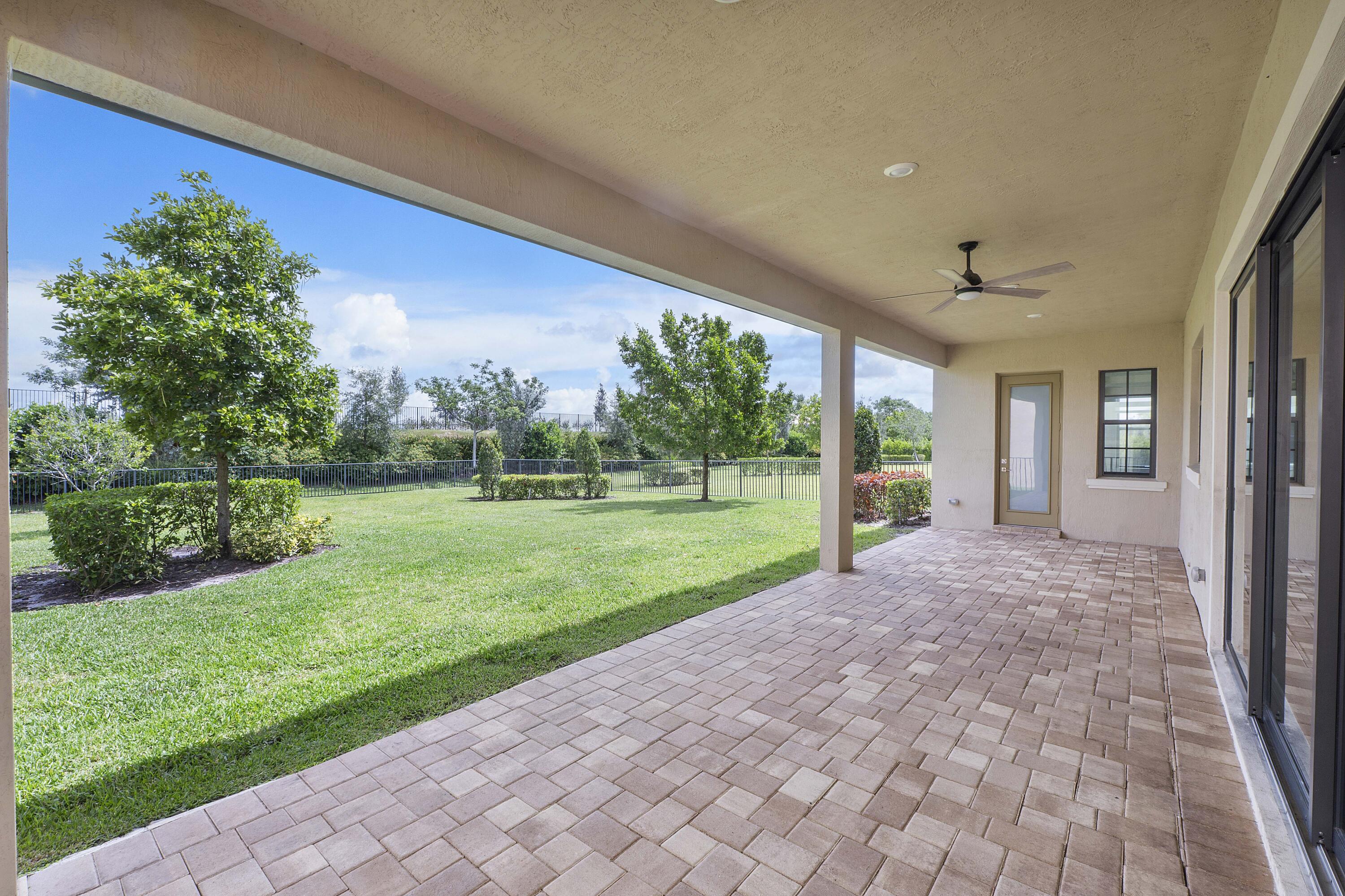 PARKLAND BAY - Residential