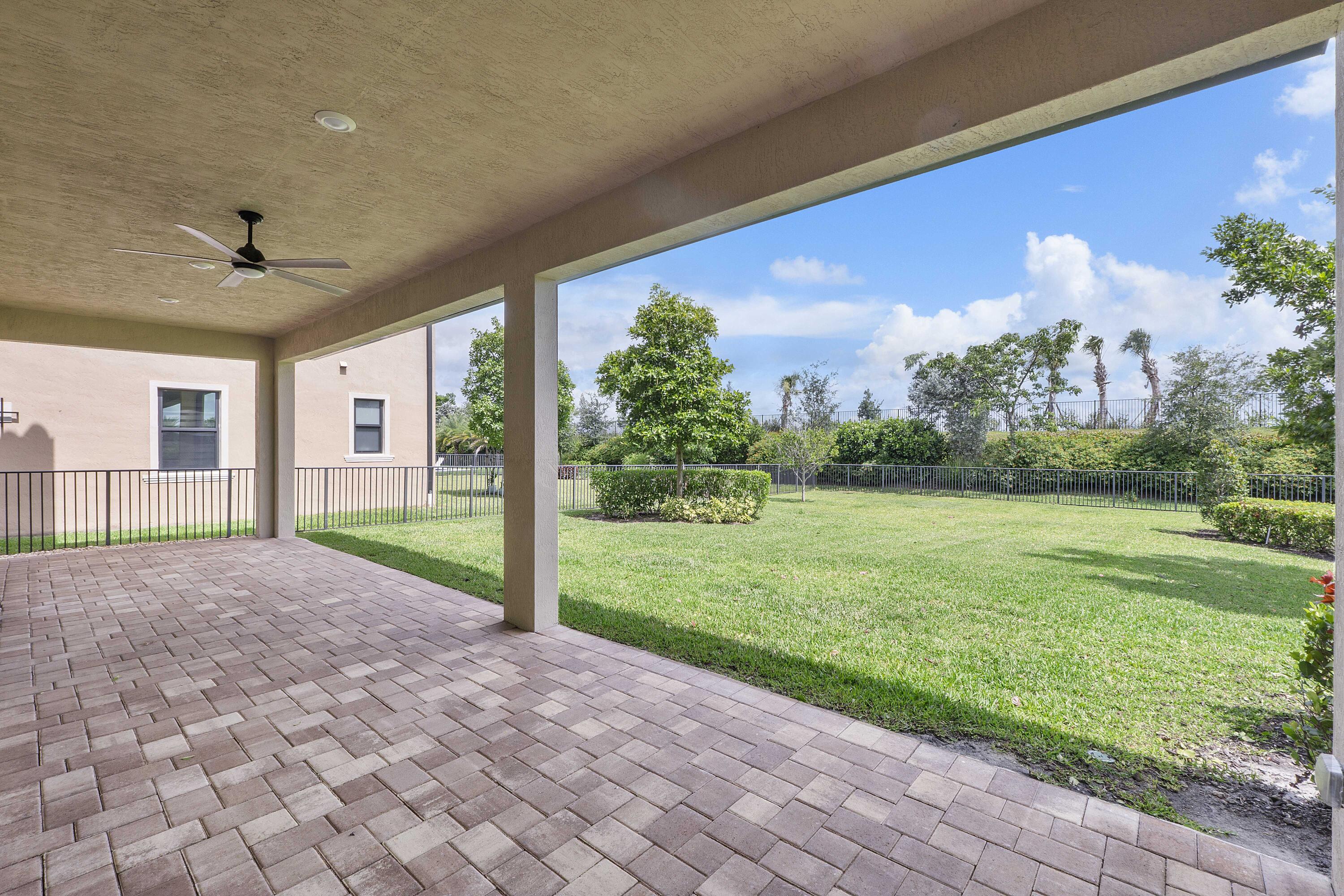 PARKLAND BAY - Residential