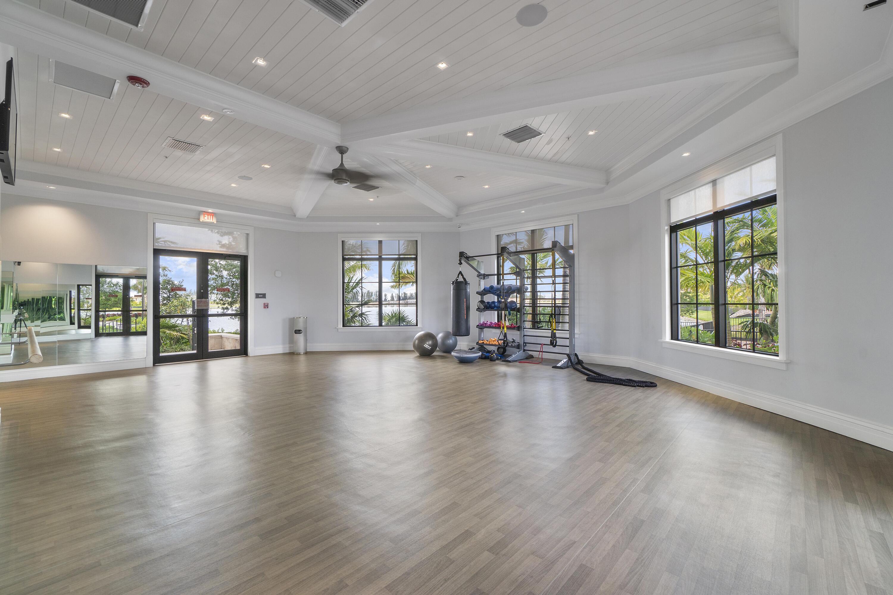 PARKLAND BAY - Residential