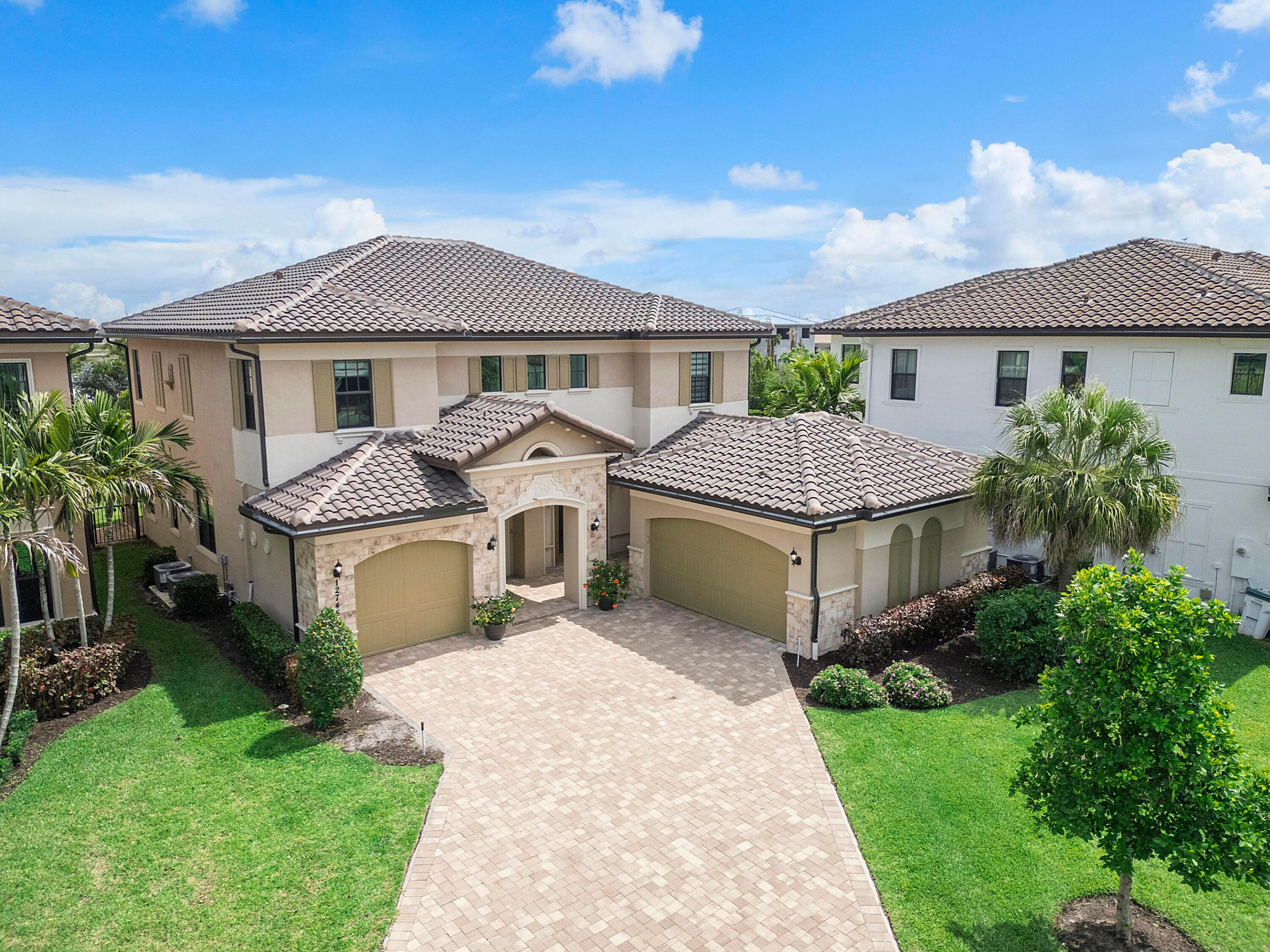 PARKLAND BAY - Residential