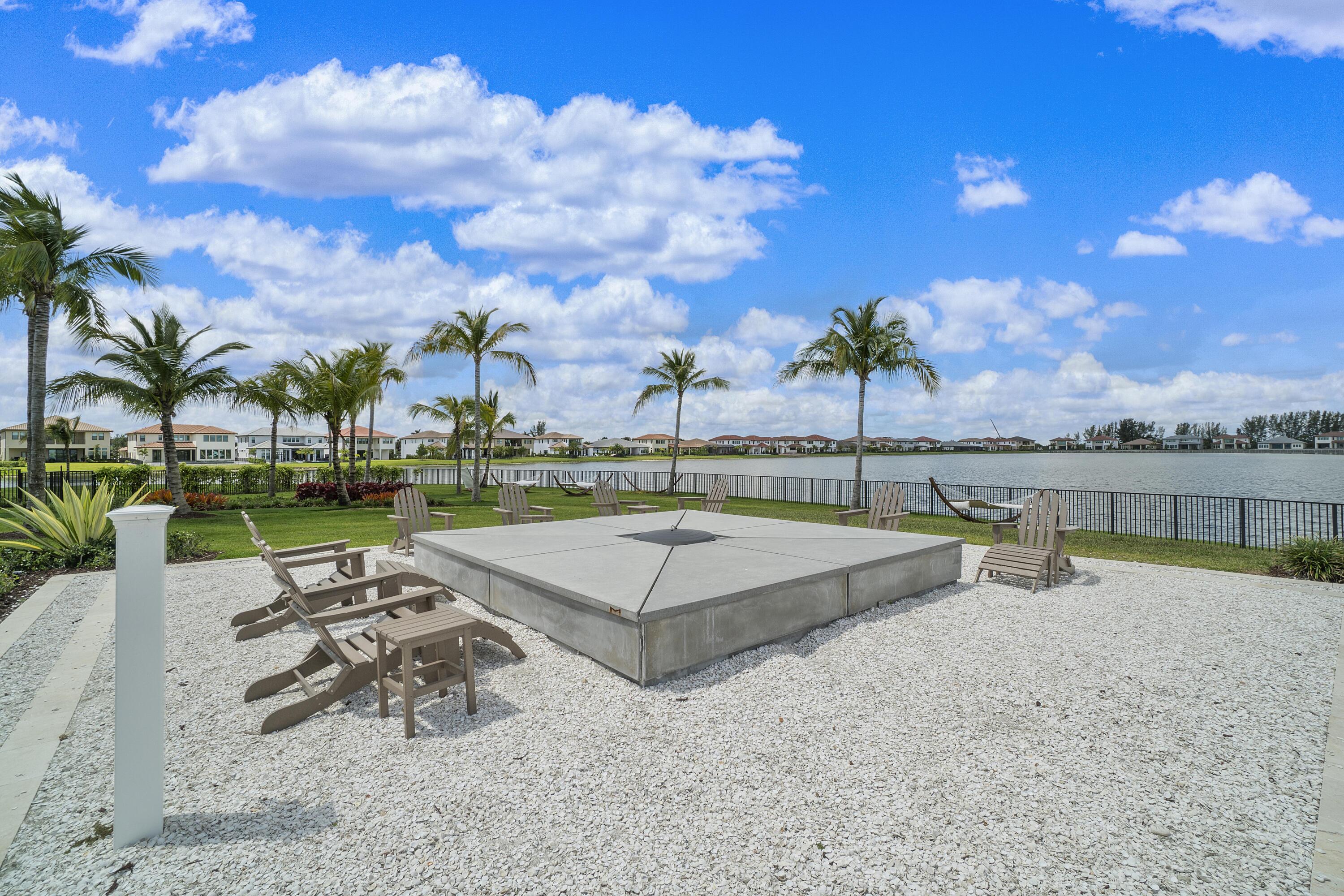 PARKLAND BAY - Residential