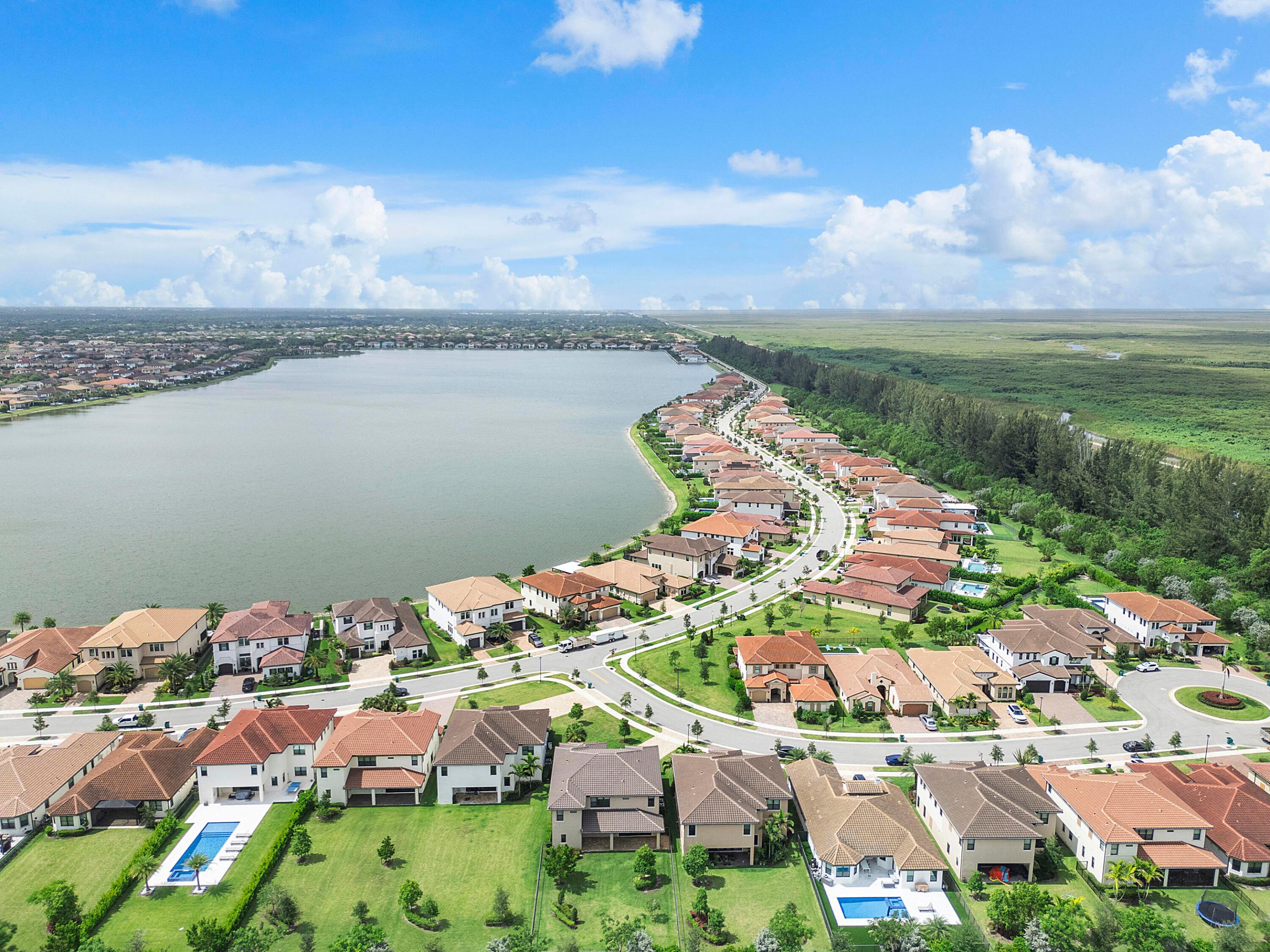 PARKLAND BAY - Residential