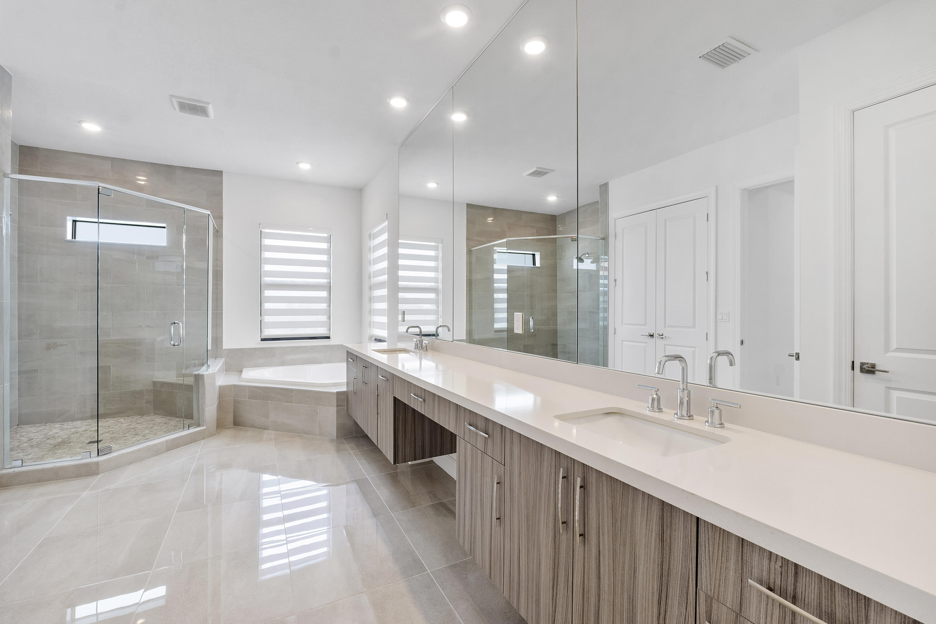 PARKLAND BAY - Residential