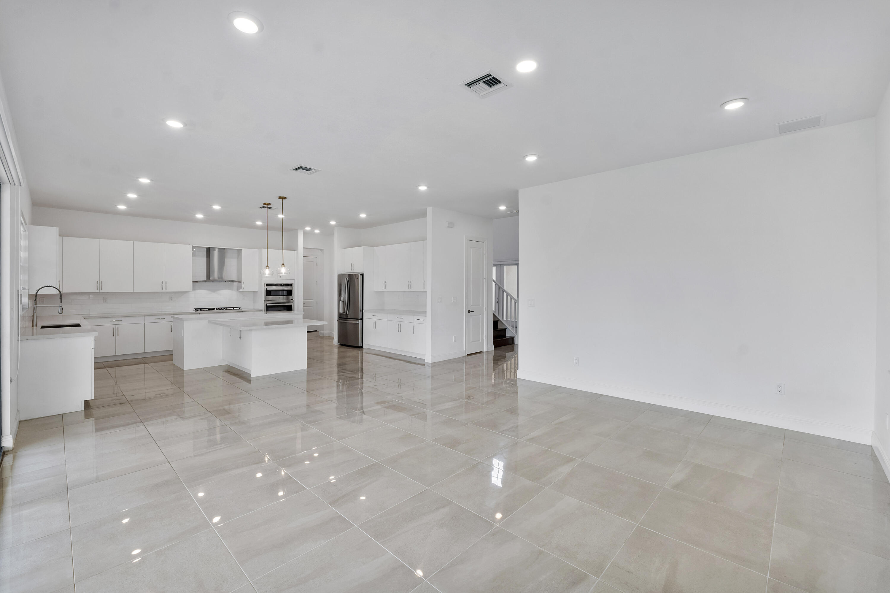 PARKLAND BAY - Residential
