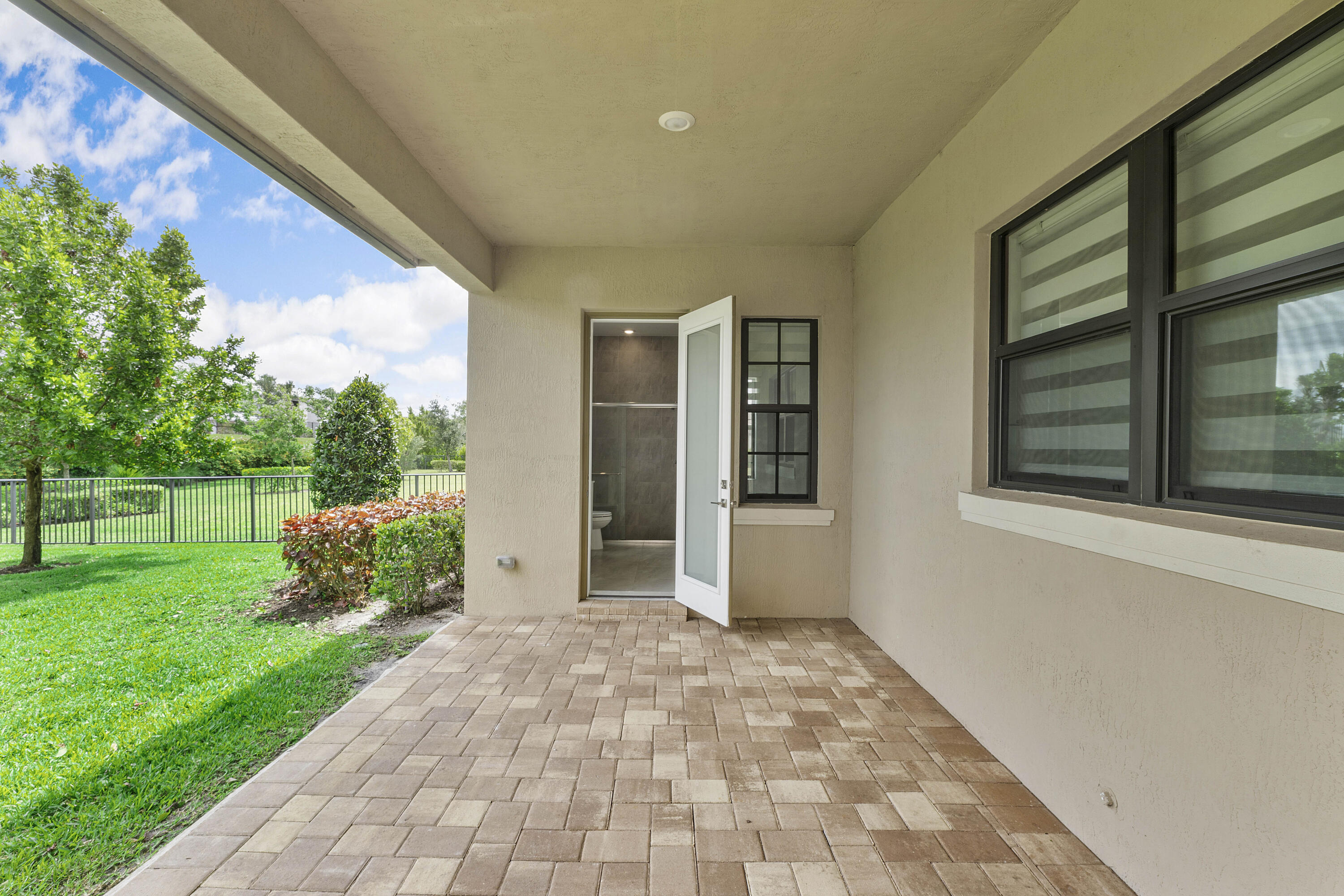 PARKLAND BAY - Residential