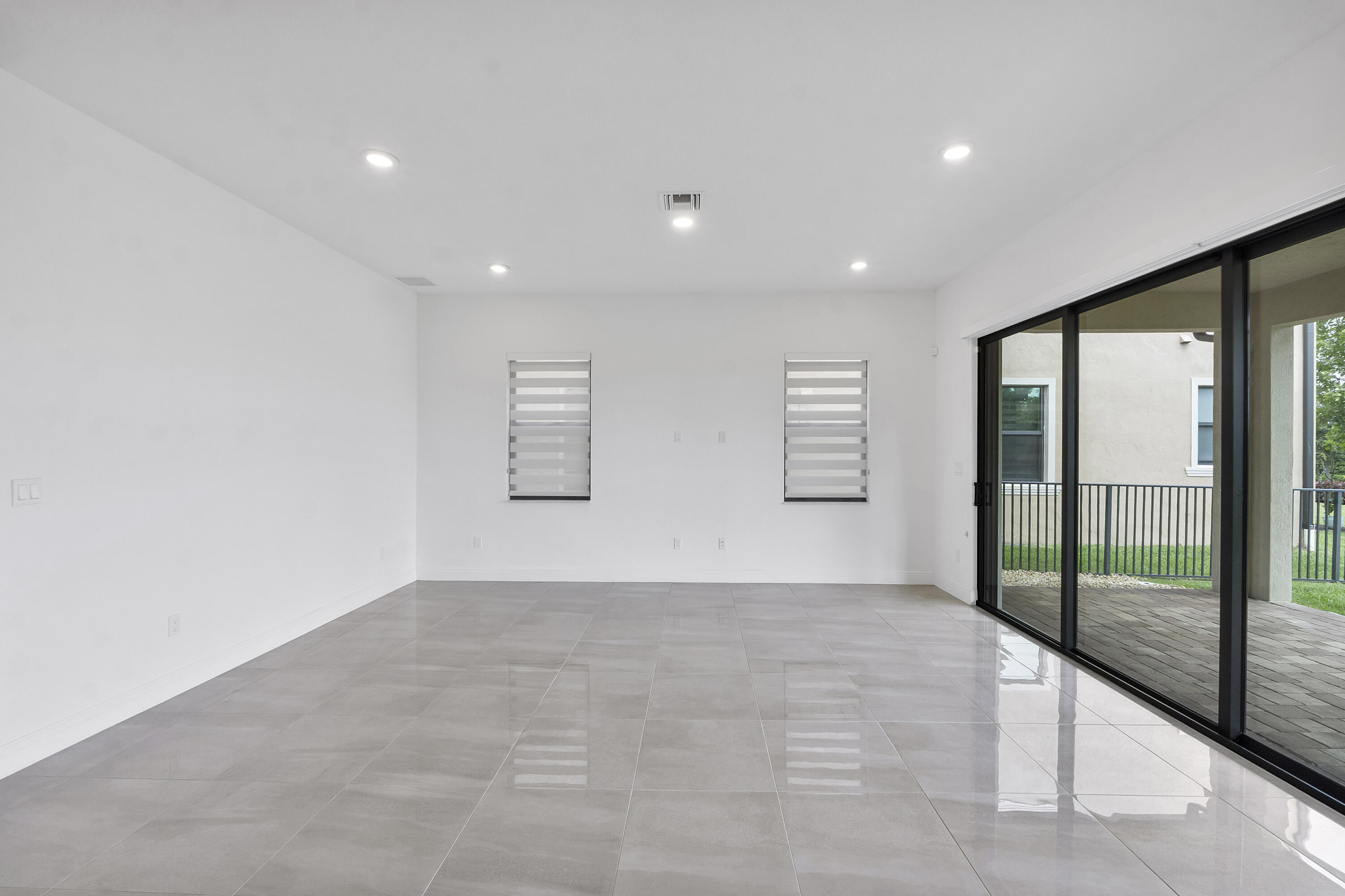 PARKLAND BAY - Residential