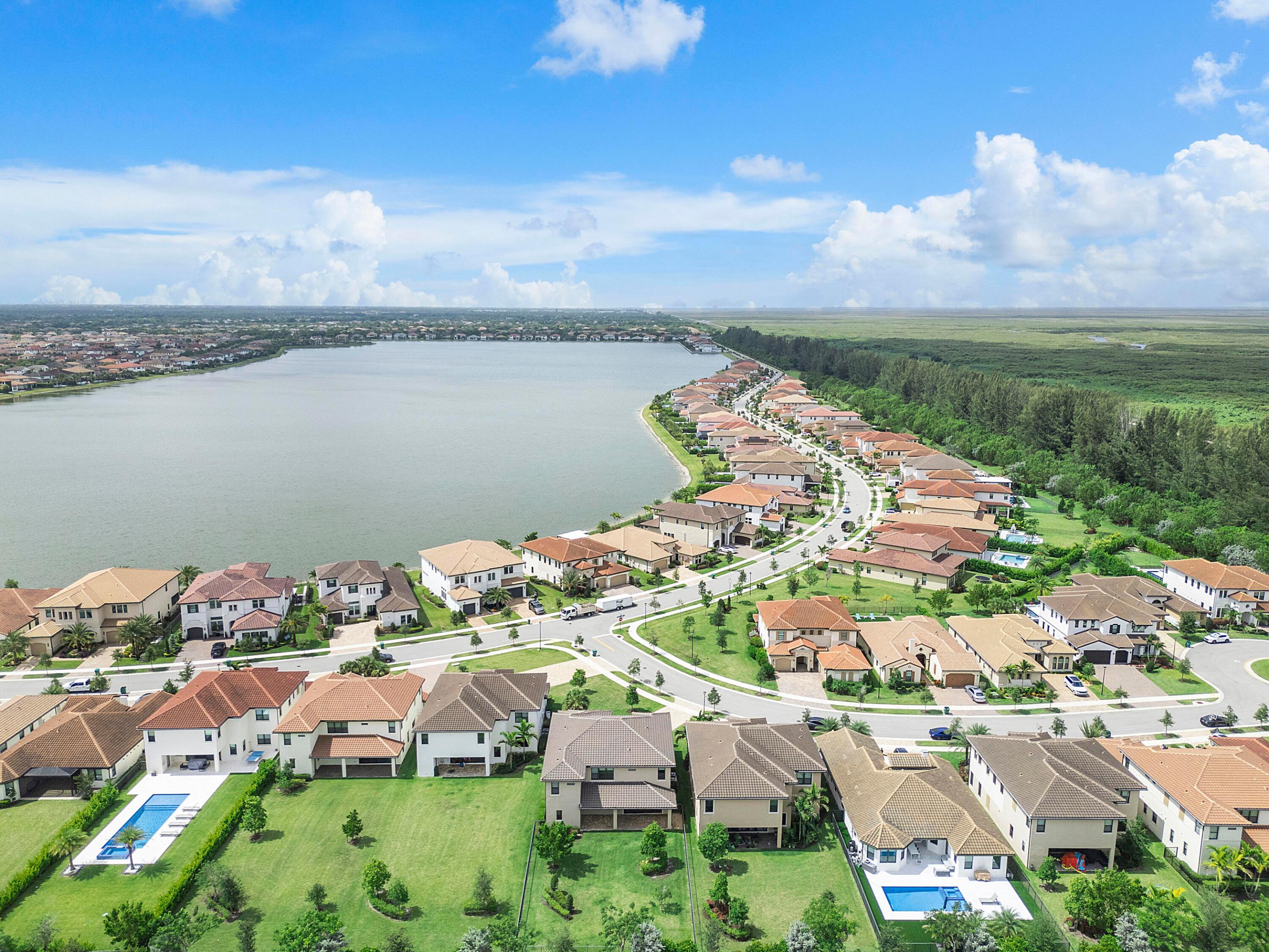 PARKLAND BAY - Residential