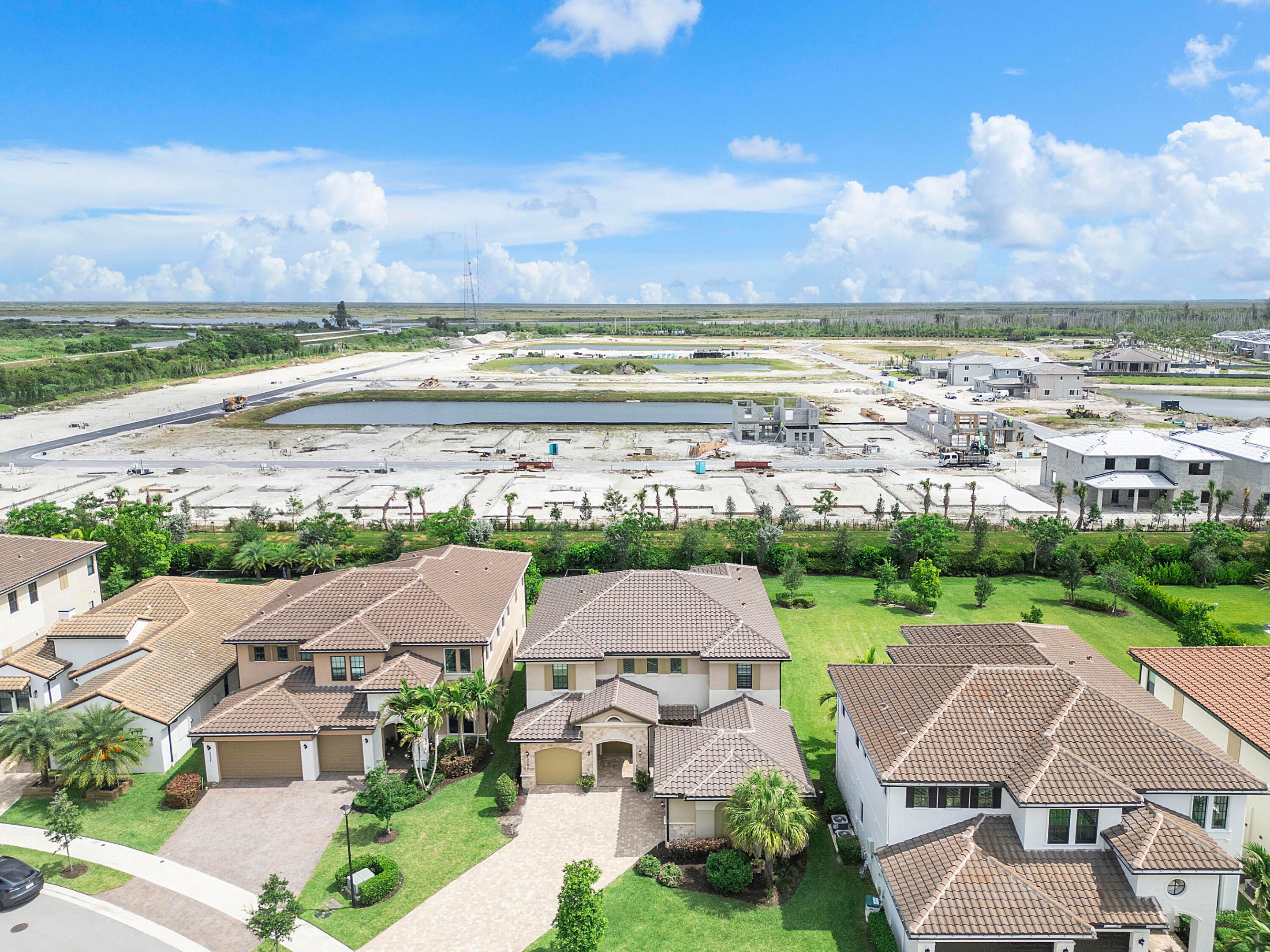 PARKLAND BAY - Residential