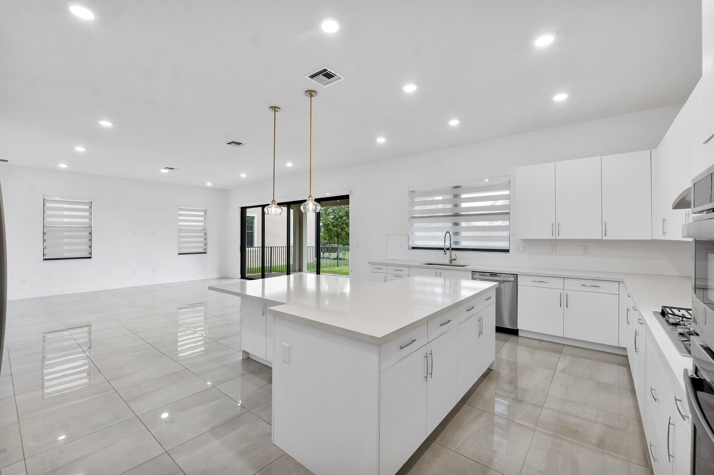 PARKLAND BAY - Residential