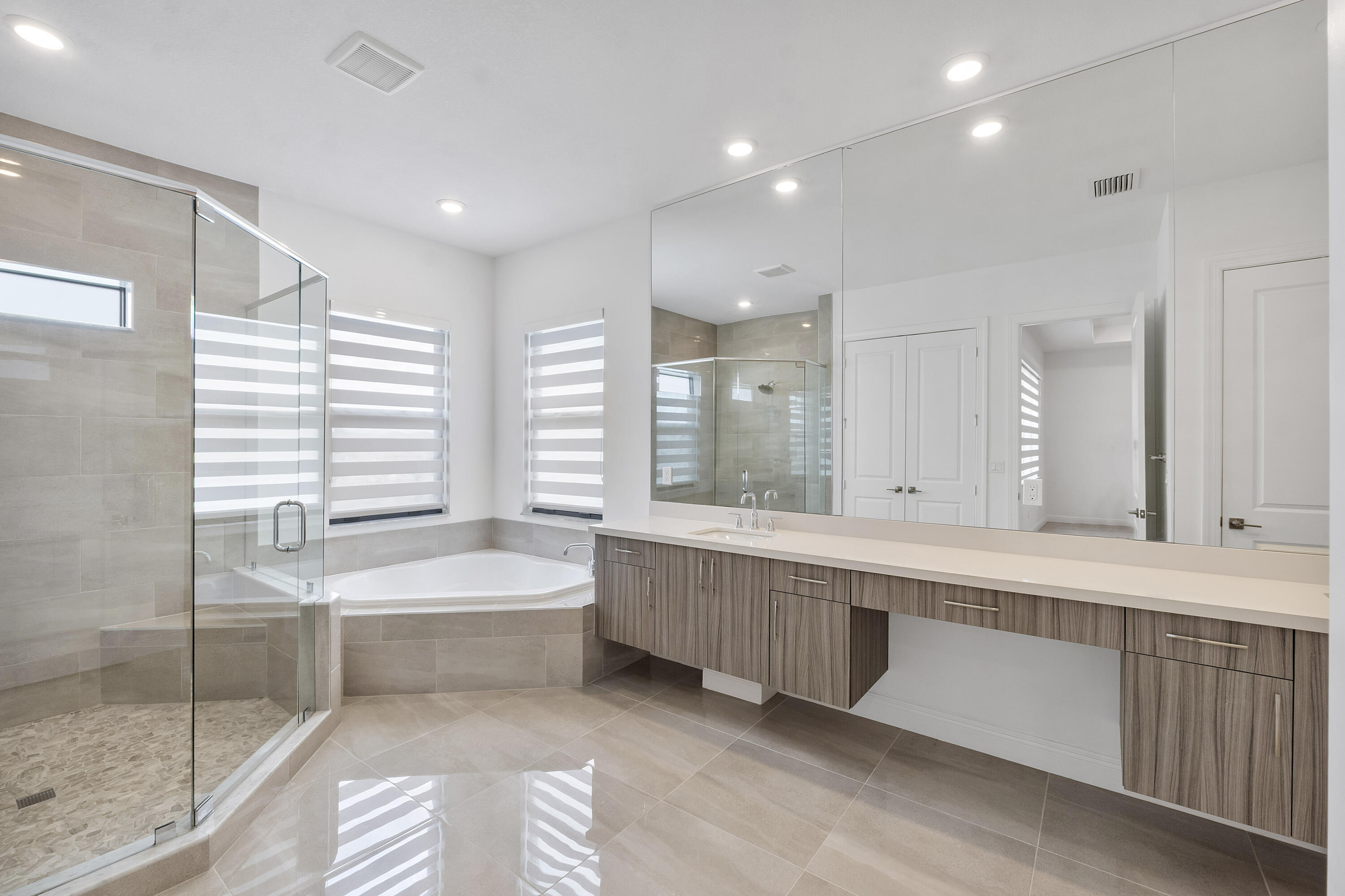 PARKLAND BAY - Residential