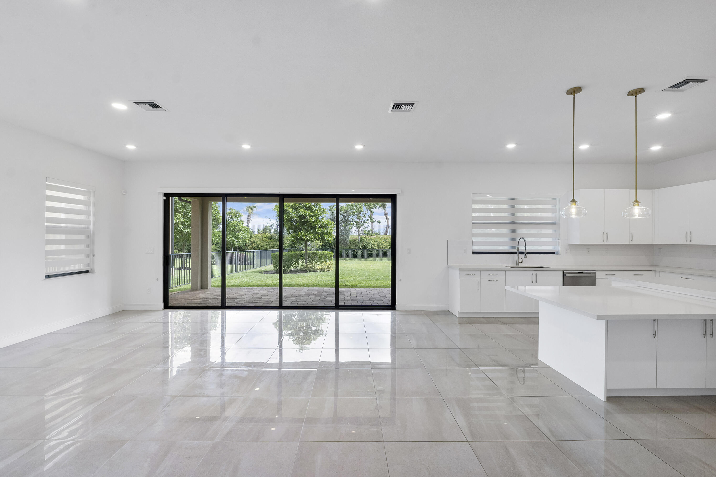 PARKLAND BAY - Residential