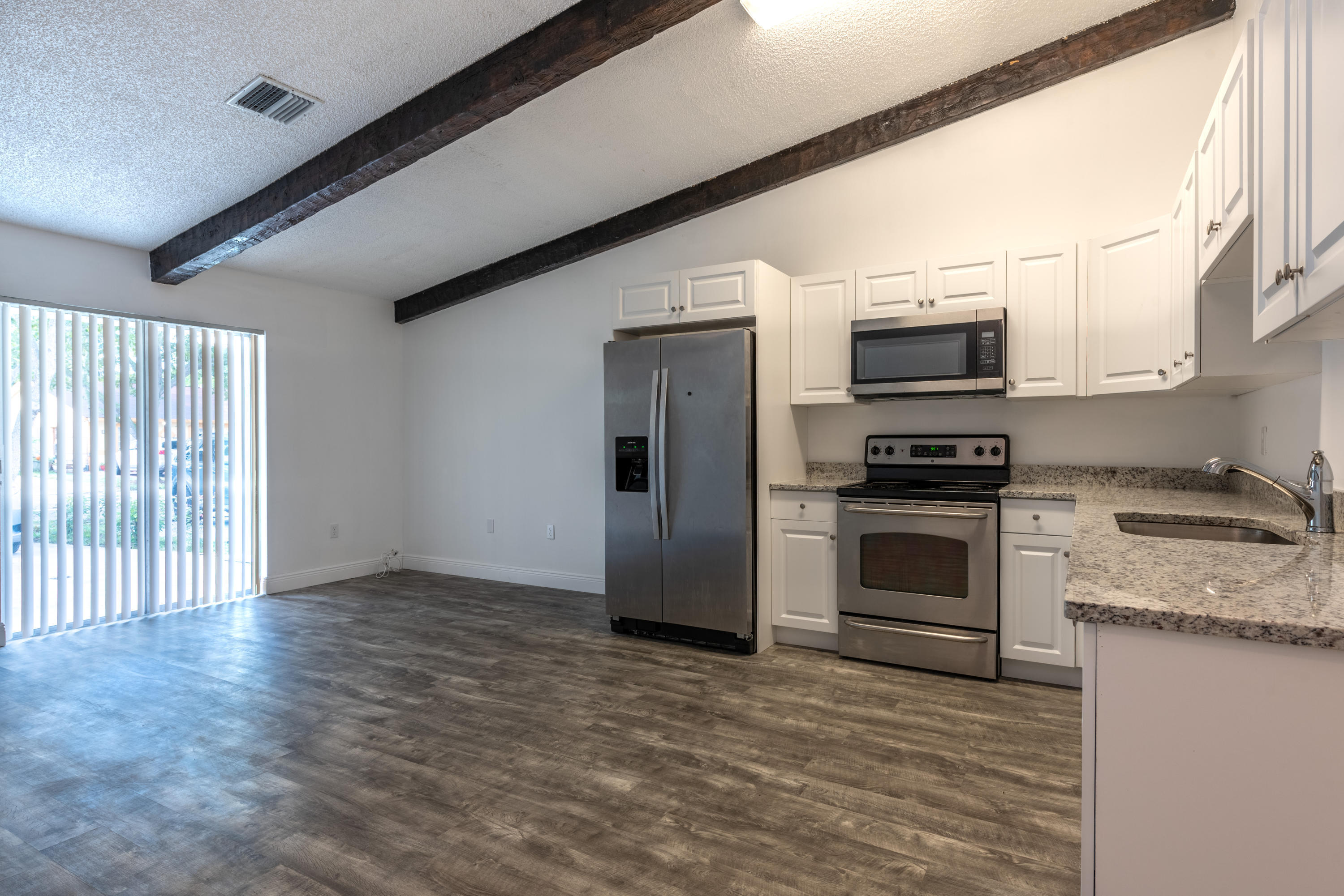 VILLA DEL TRIO - Residential Lease