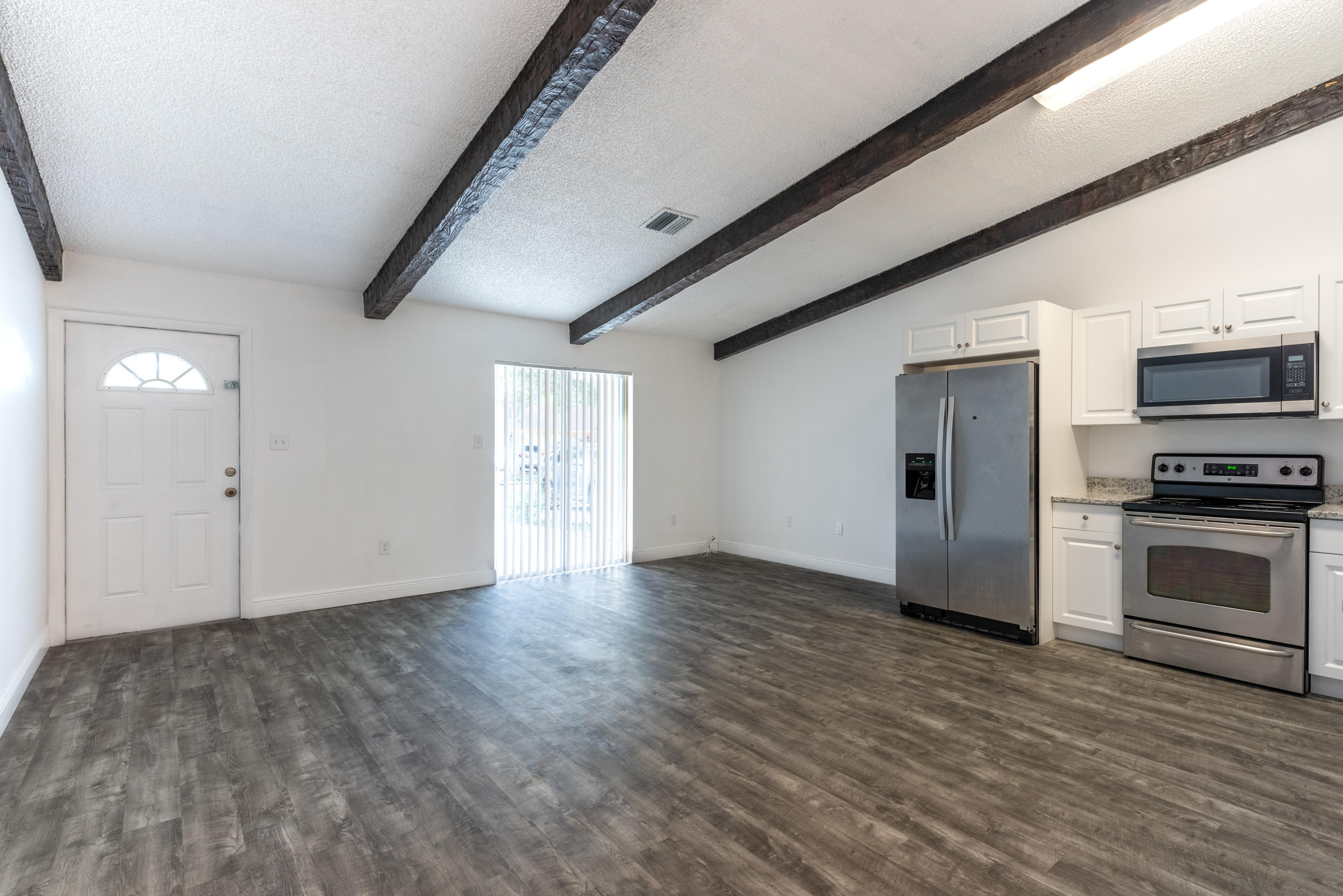 VILLA DEL TRIO - Residential Lease