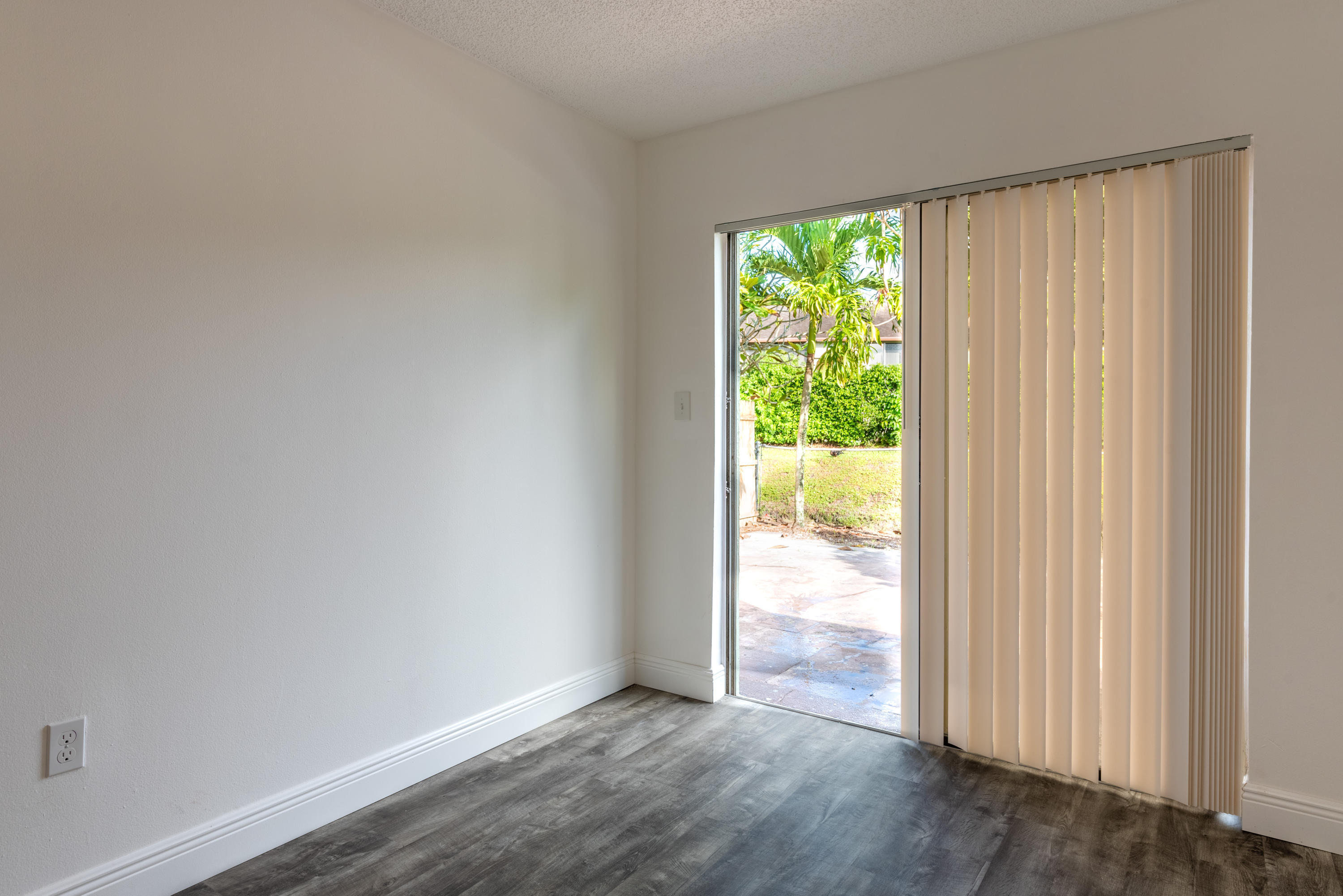 VILLA DEL TRIO - Residential Lease