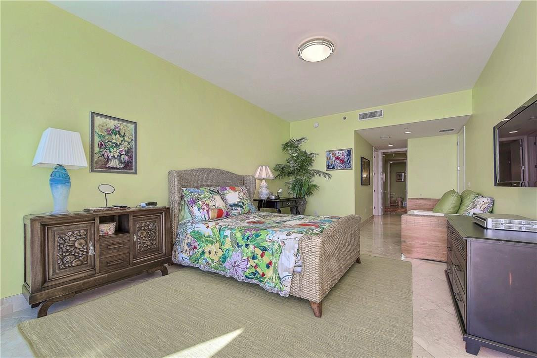 Continuum on South Beach - Residential