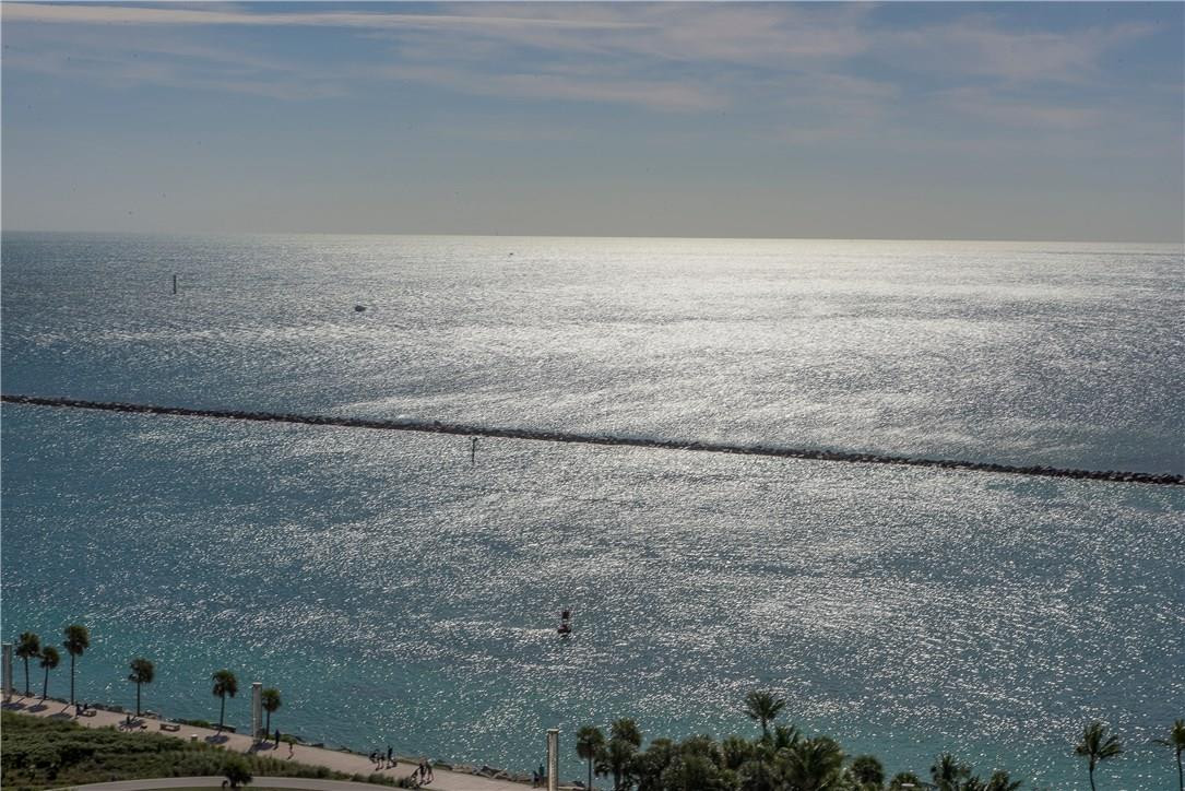 Continuum on South Beach - Residential