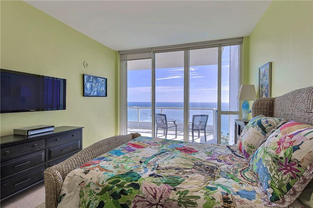 Continuum on South Beach - Residential