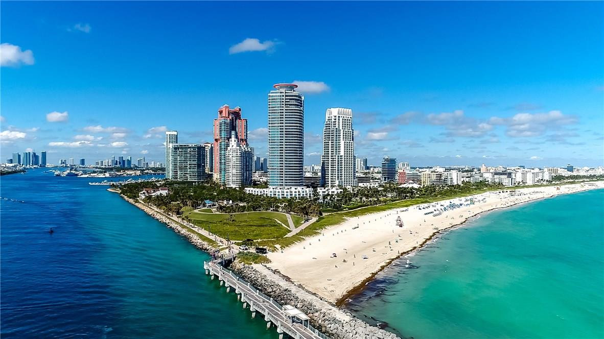 Continuum on South Beach - Residential