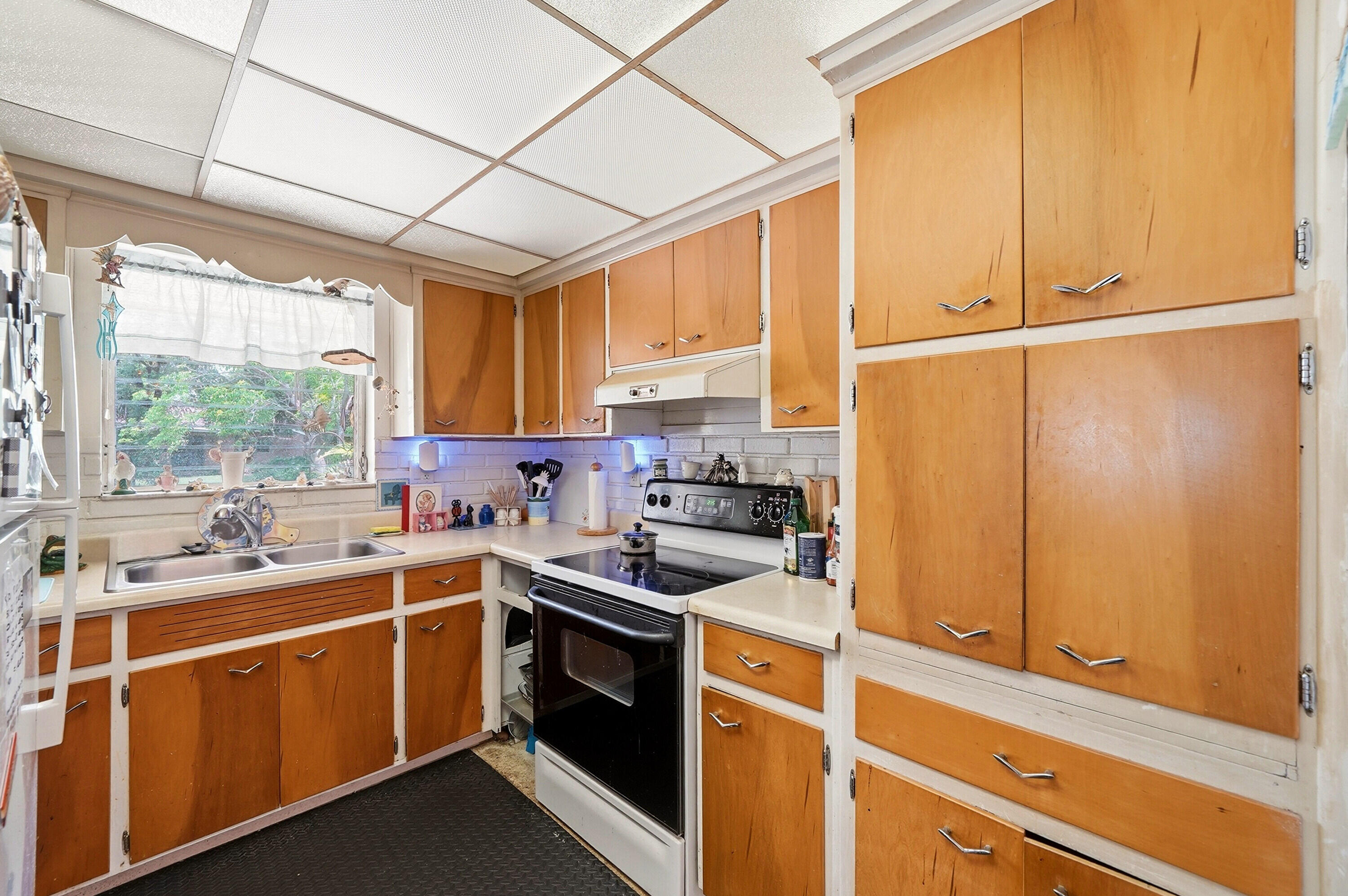 TWIN LAKES RESUB OF BLKS 11 12 - Residential