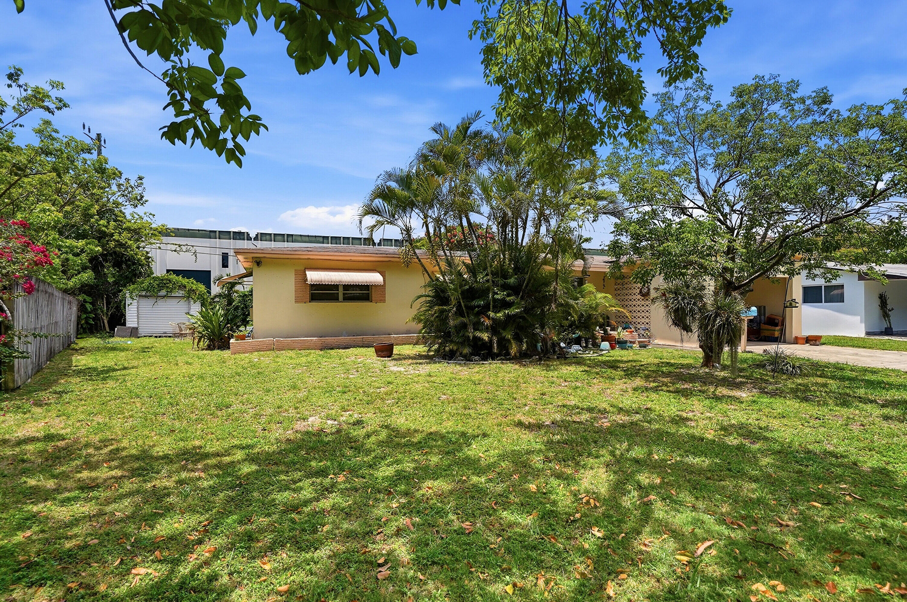 TWIN LAKES RESUB OF BLKS 11 12 - Residential