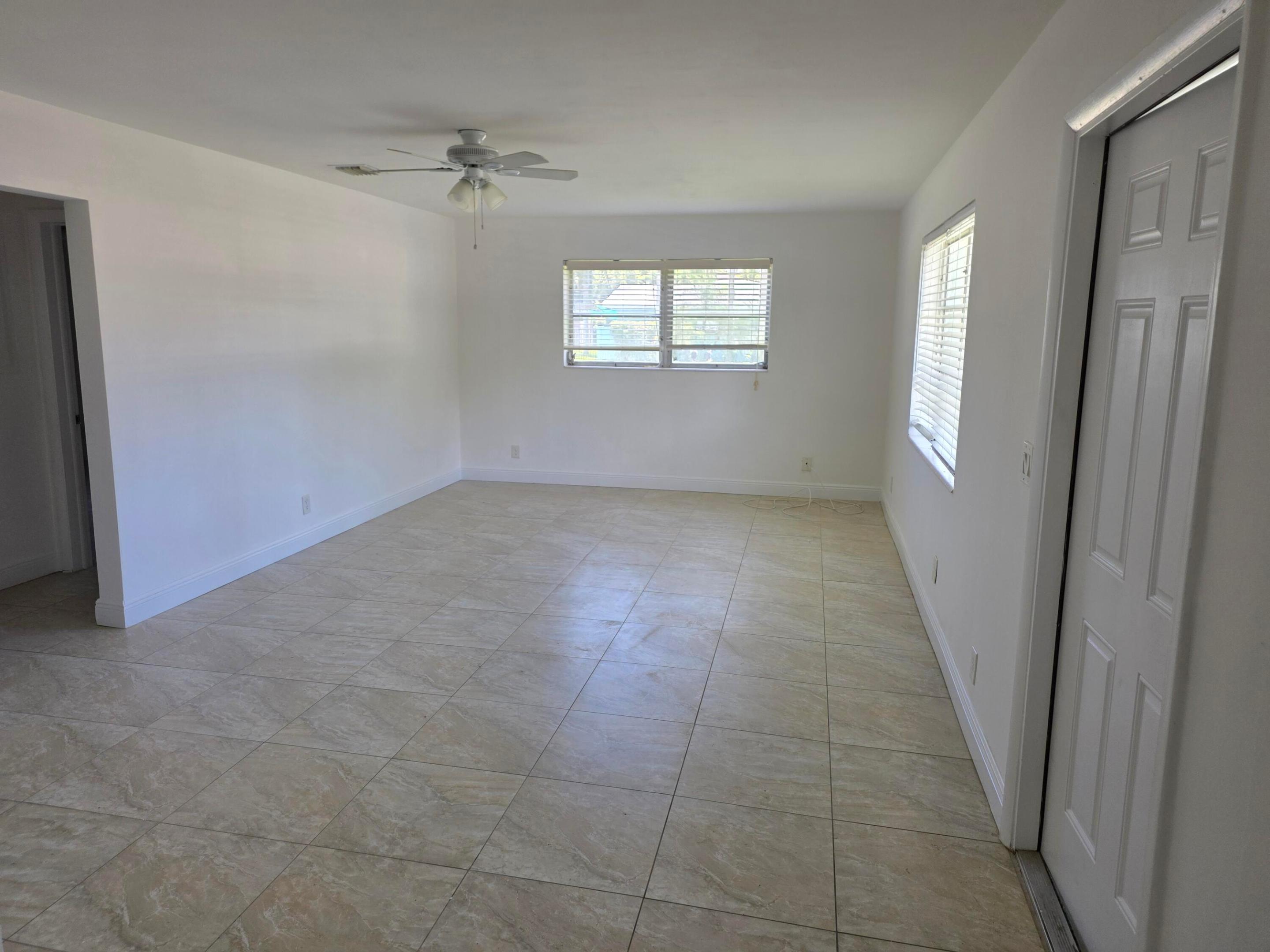 PARADISE PORT - Residential Lease