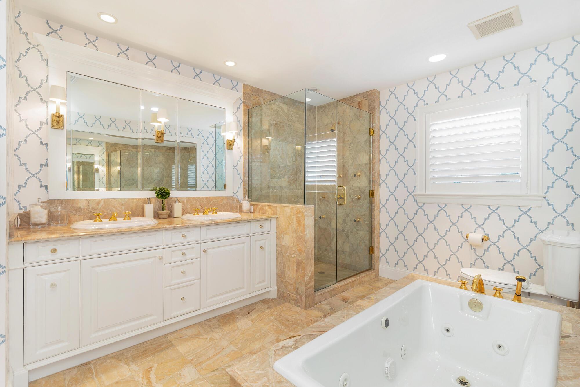 ONE ROYAL PALM WAY COND DECL IN - Residential