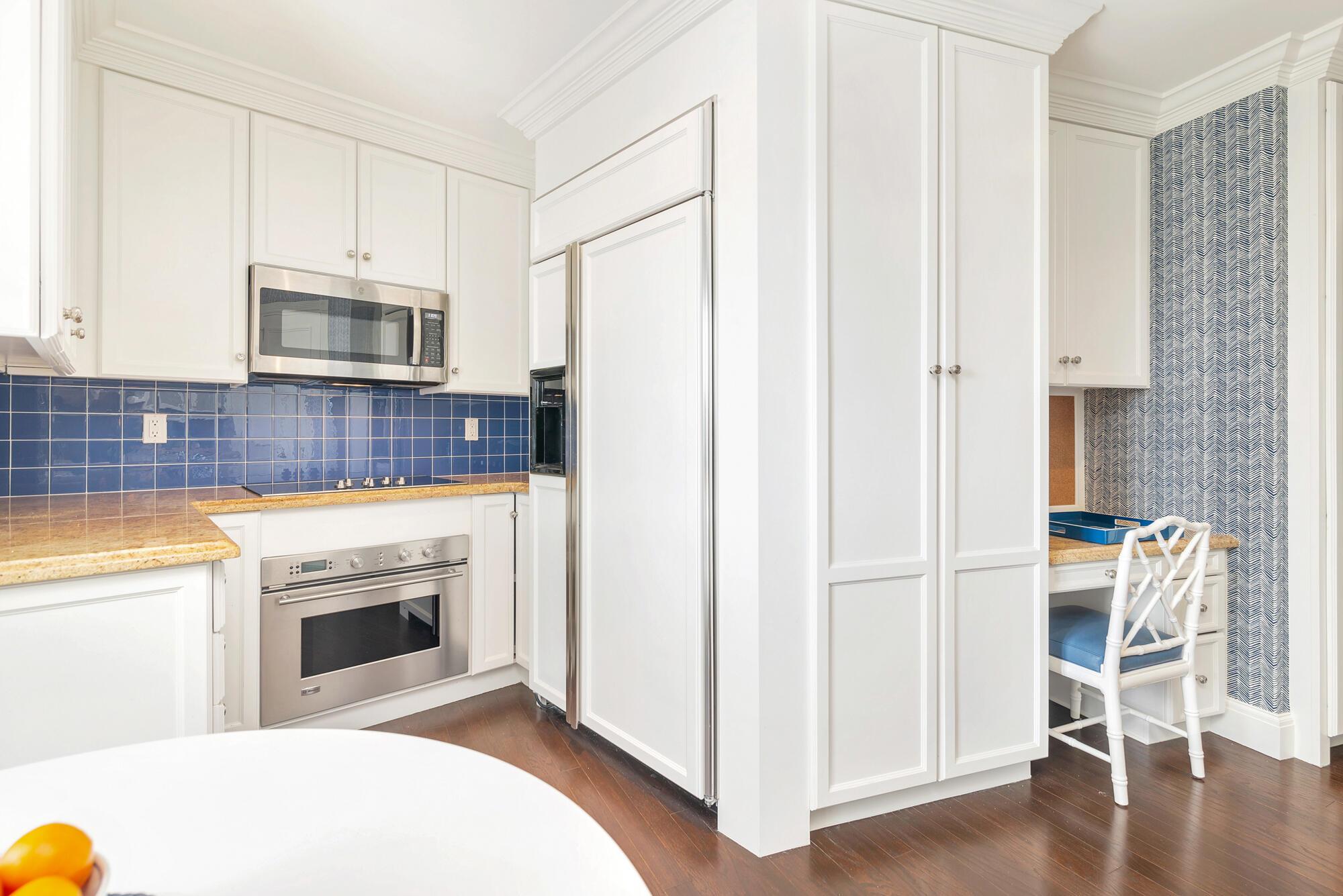 ONE ROYAL PALM WAY COND DECL IN - Residential