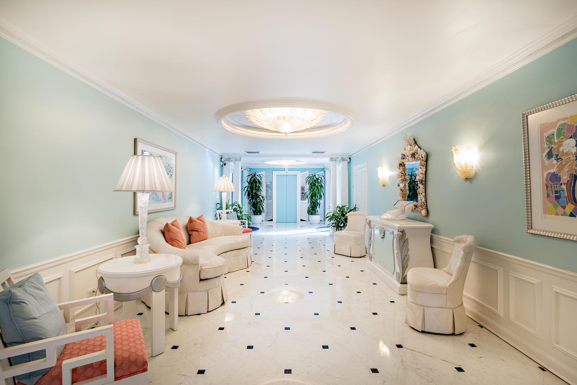 ONE ROYAL PALM WAY COND DECL IN - Residential