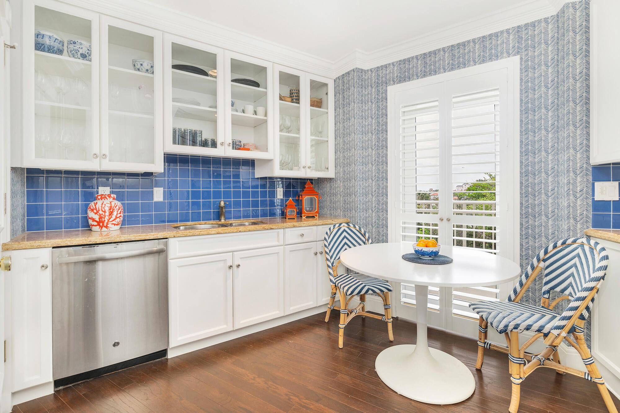 ONE ROYAL PALM WAY COND DECL IN - Residential