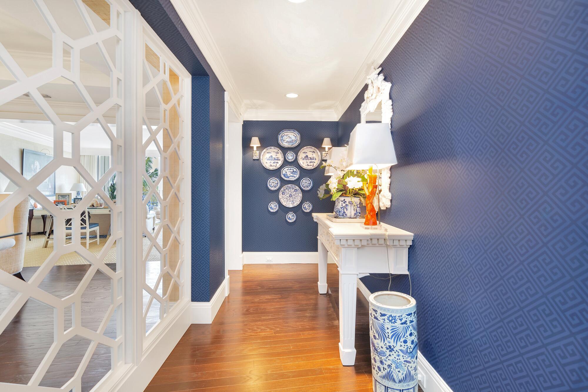 ONE ROYAL PALM WAY COND DECL IN - Residential