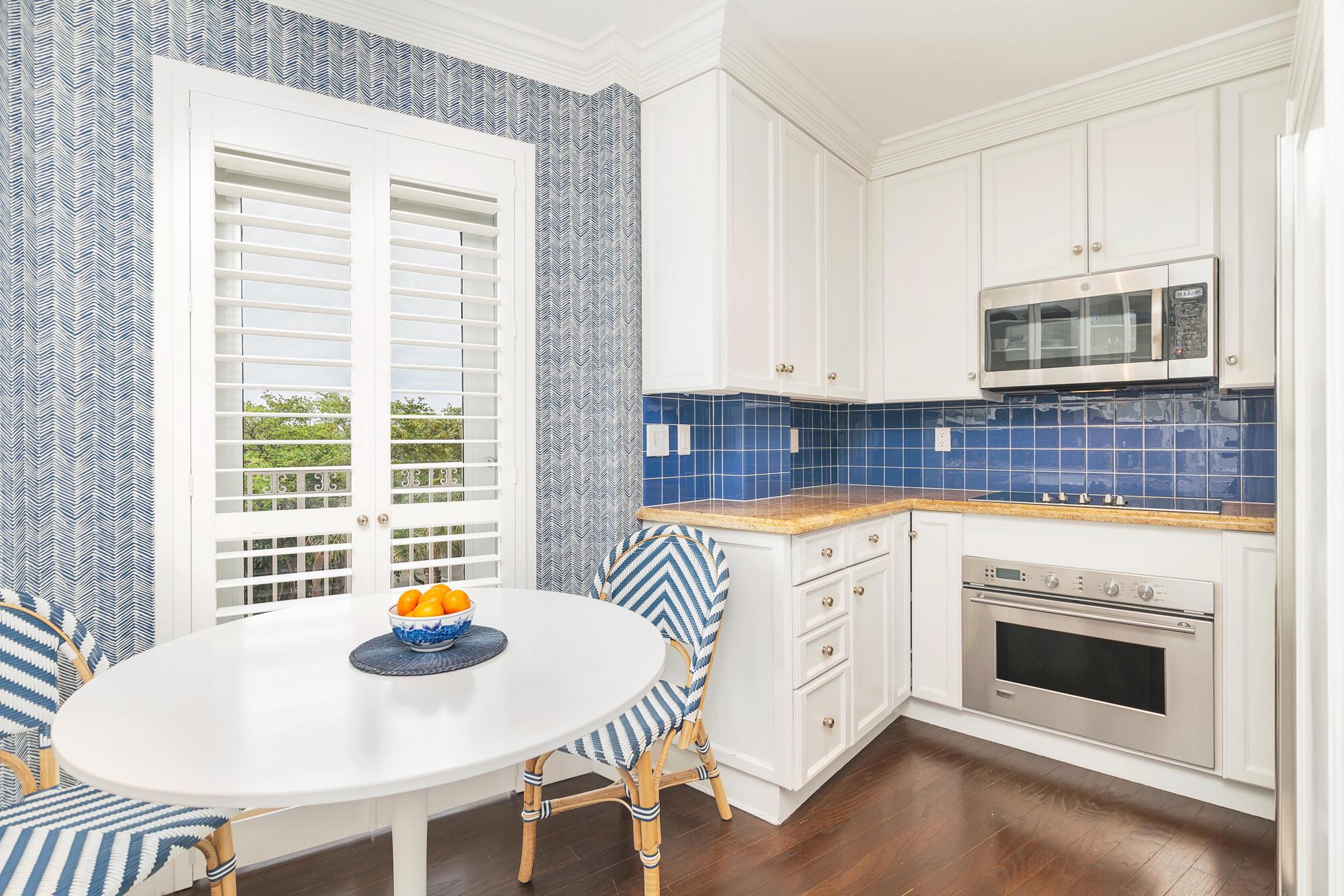 ONE ROYAL PALM WAY COND DECL IN - Residential