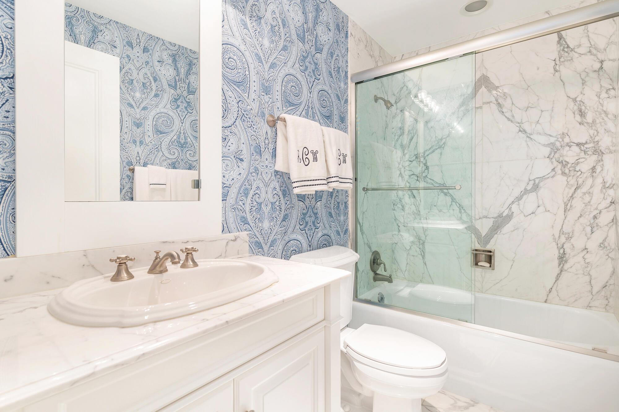 ONE ROYAL PALM WAY COND DECL IN - Residential