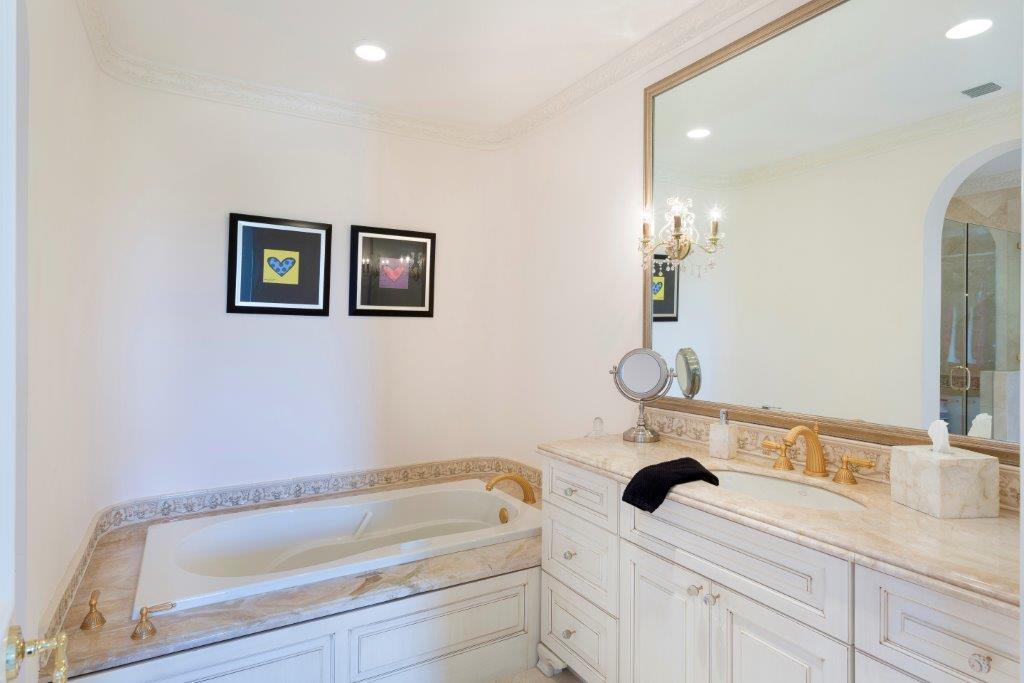 ROYAL PALM YACHT AND COUNTRY CLUB - Residential